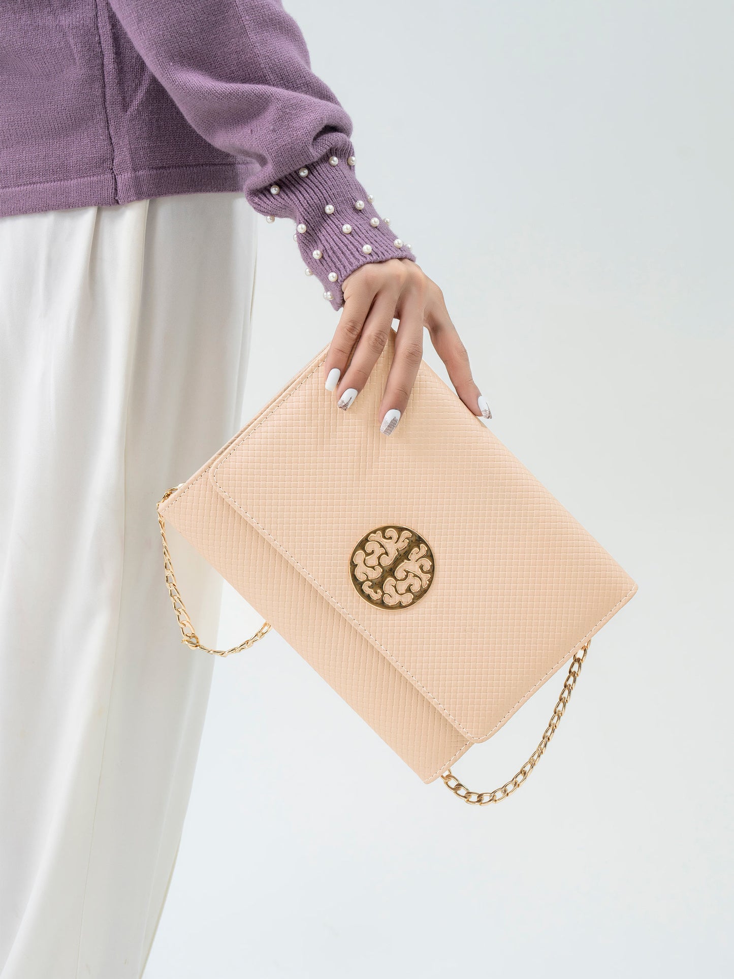 Self Patterned Clutch