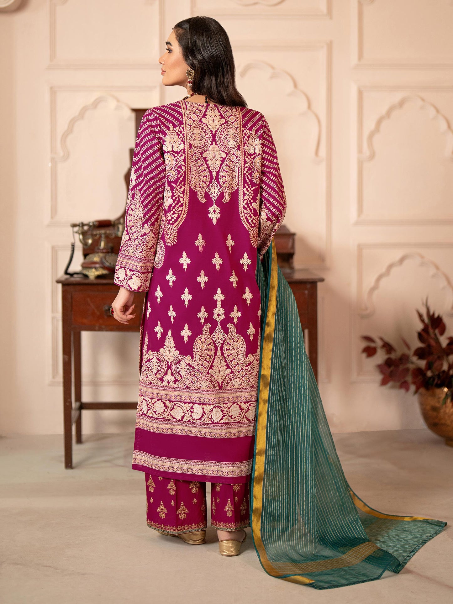 3 Piece Lawn Suit-Embroidered (Unstitched)