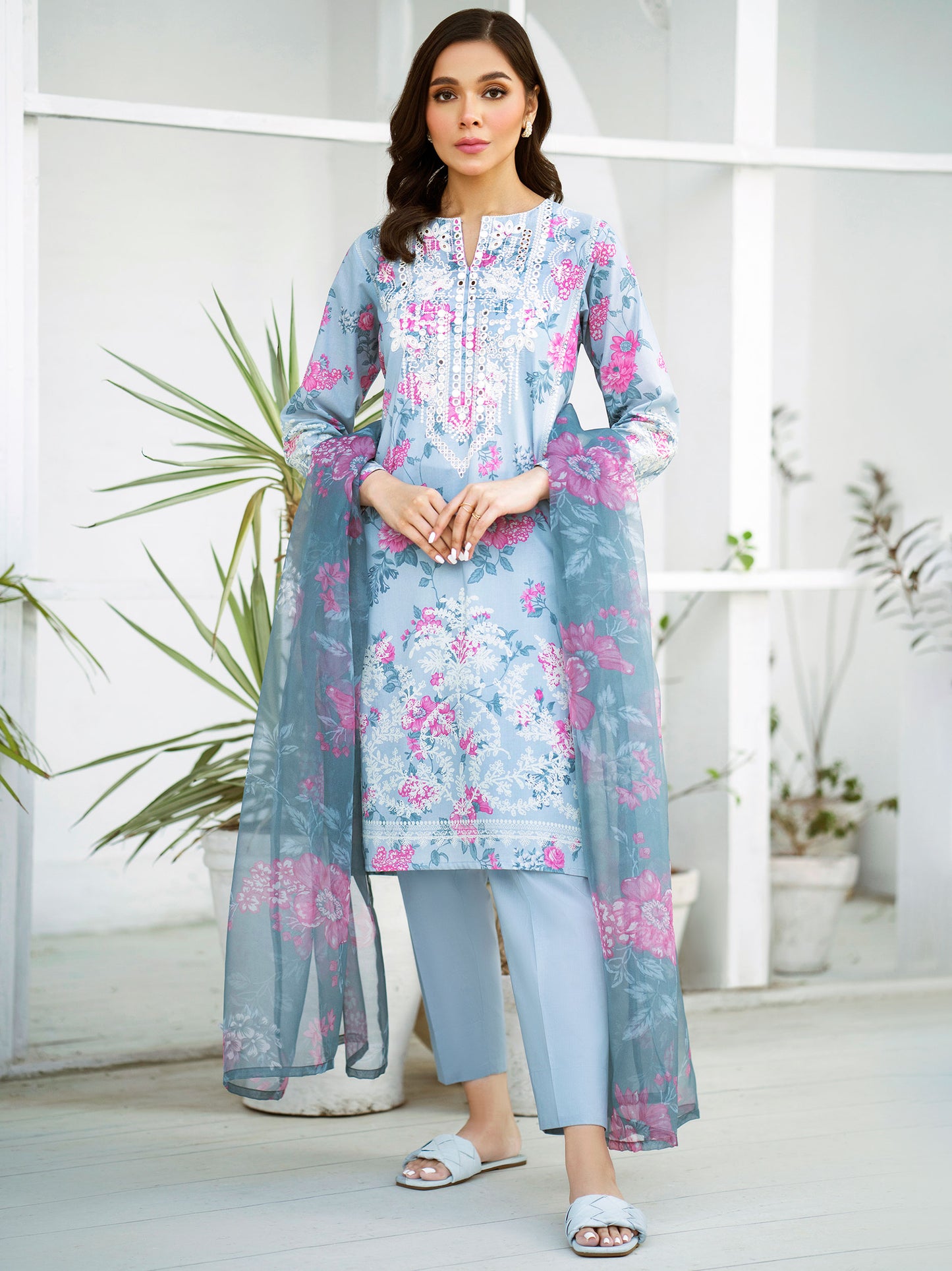 3 Piece Lawn Suit-Embroidered (Unstitched)