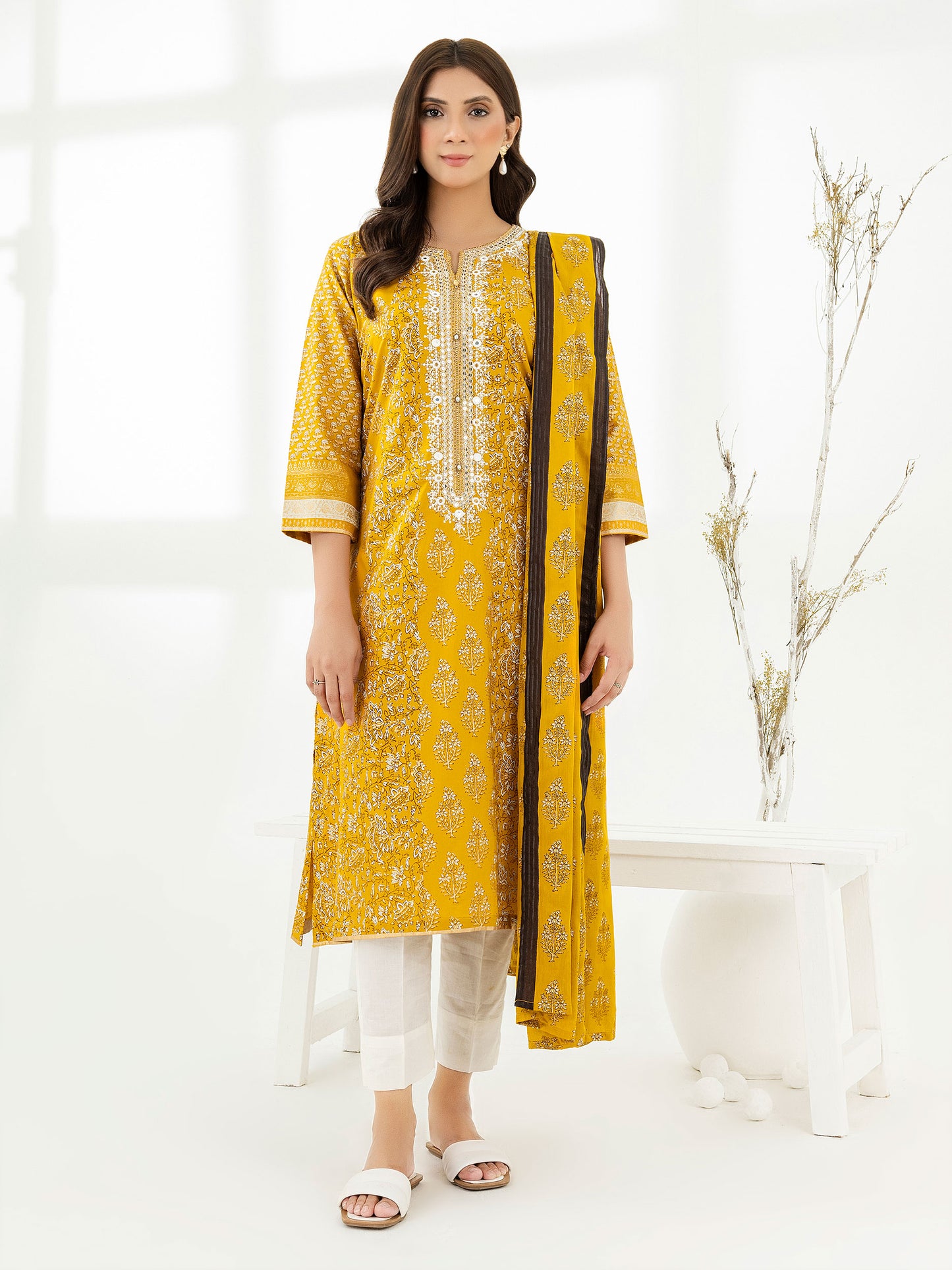 2 Piece Lawn Suit-Embroidered (Pret)