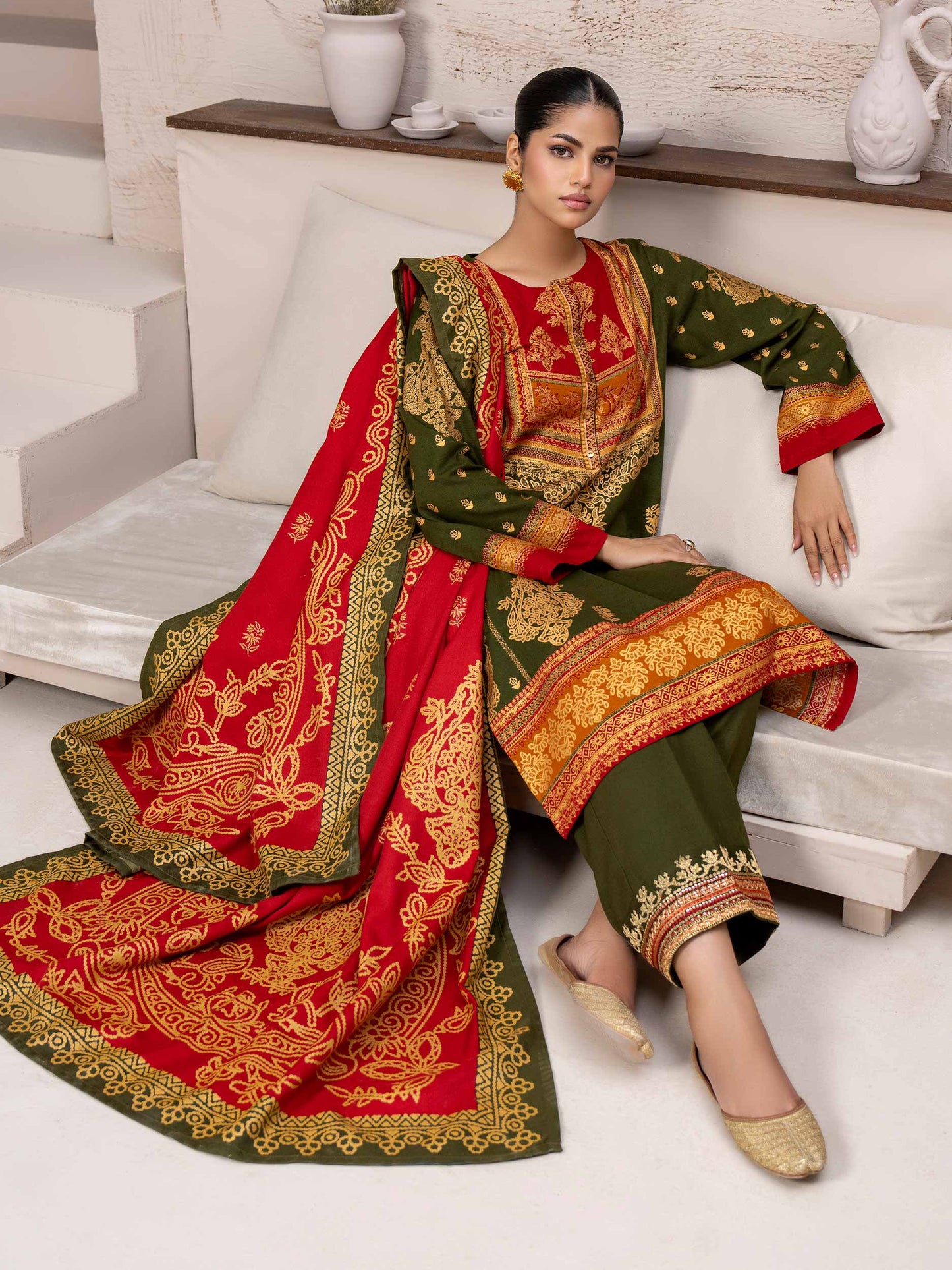 3 Piece Khaddar Suit-Embroidered (Unstitched)