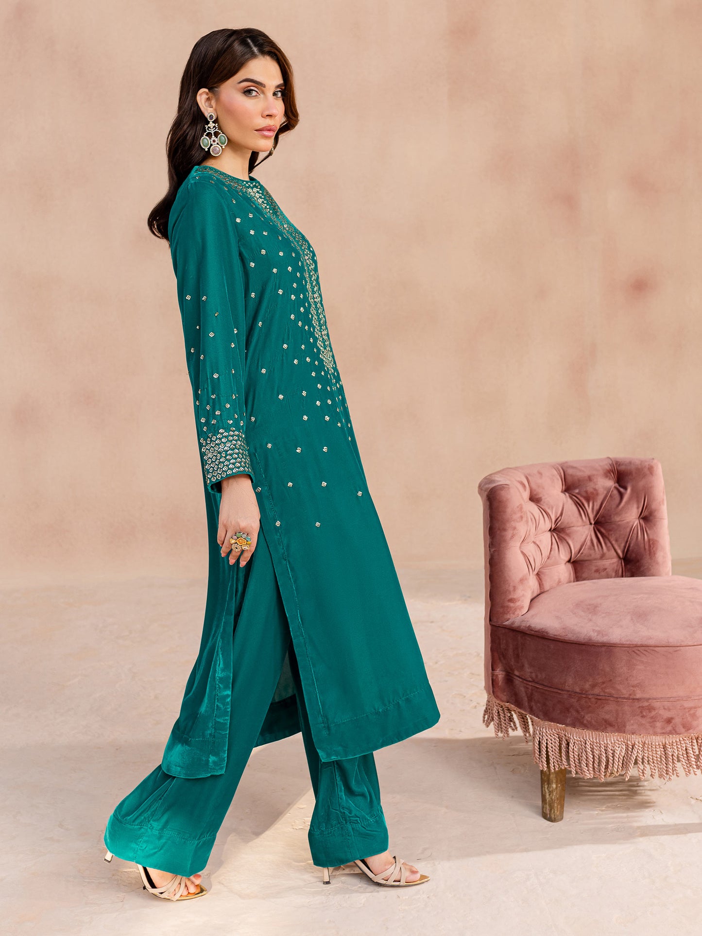 2 Piece Velvet Suit-Embroidered (Unstitched)