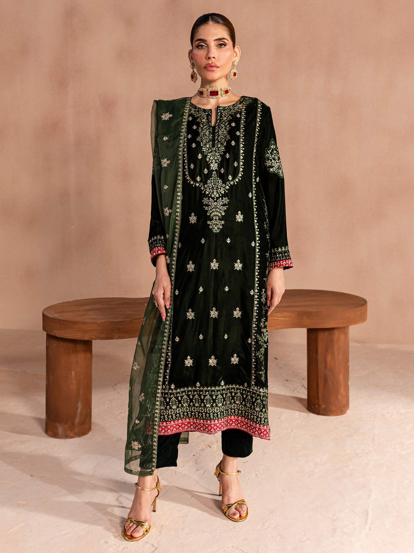 3 Piece Velvet Suit-Embroidered (Unstitched)