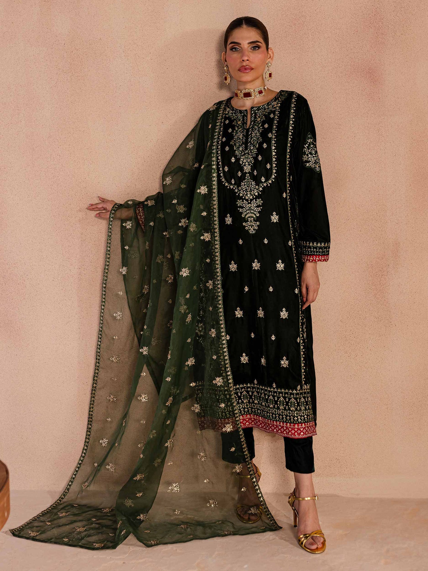 3 Piece Velvet Suit-Embroidered (Unstitched)