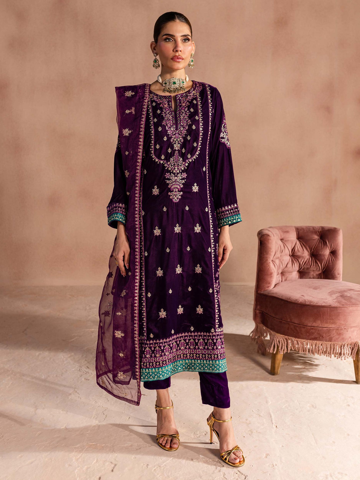 3 Piece Velvet Suit-Embroidered (Unstitched)