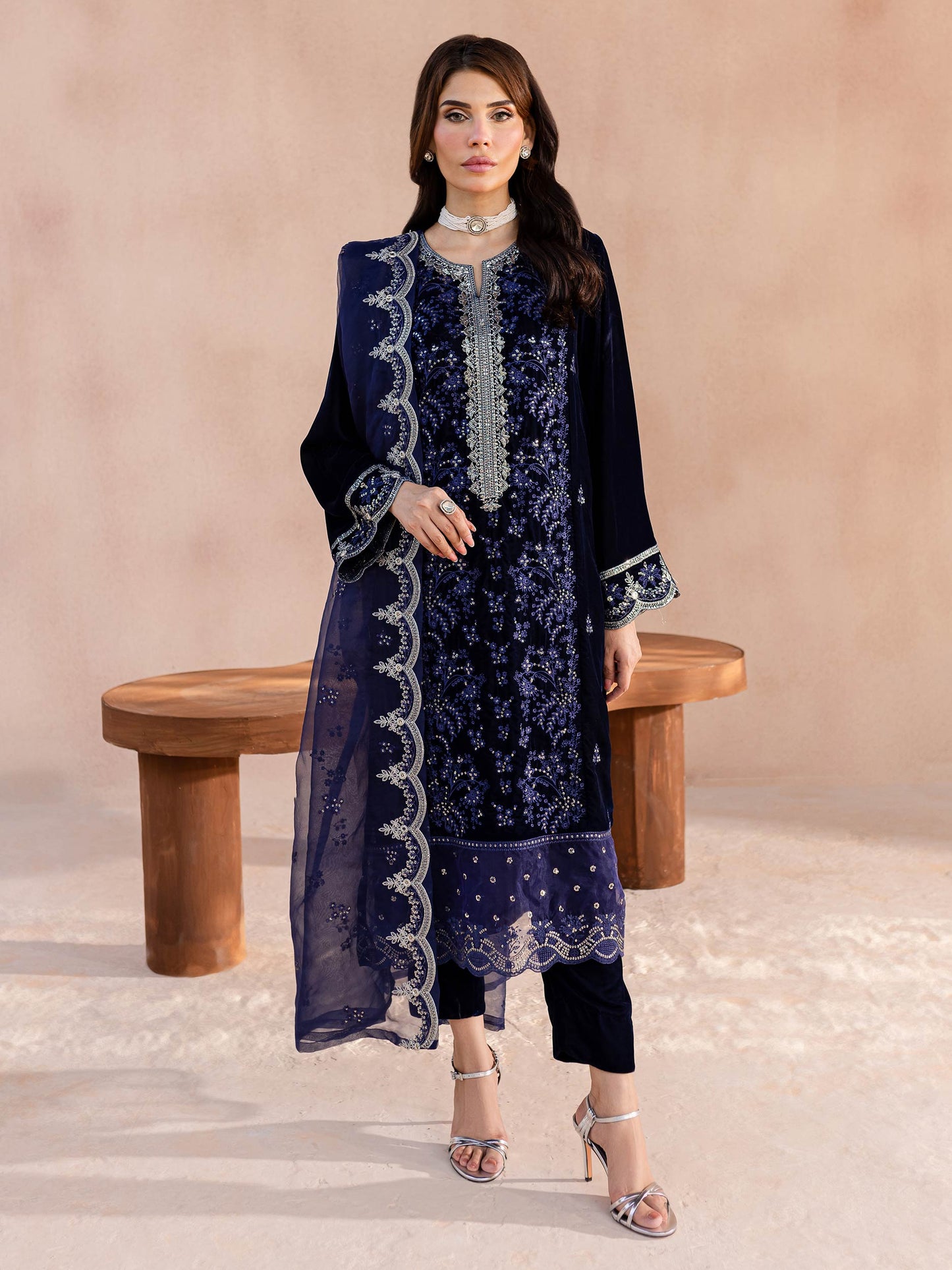 3 Piece Velvet Suit-Embroidered (Unstitched)