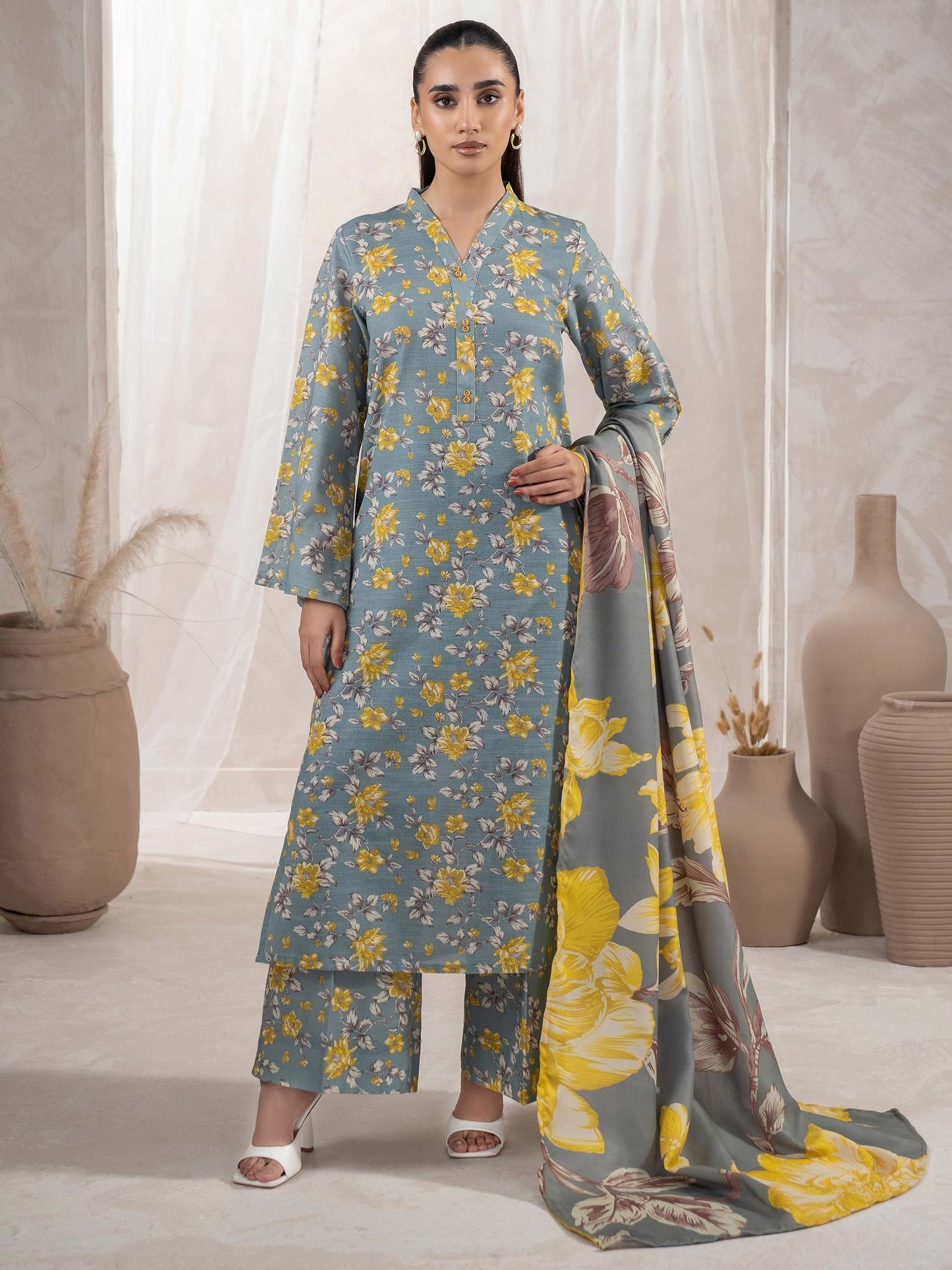 3 Piece Khaddar Suit-Printed (Unstitched)