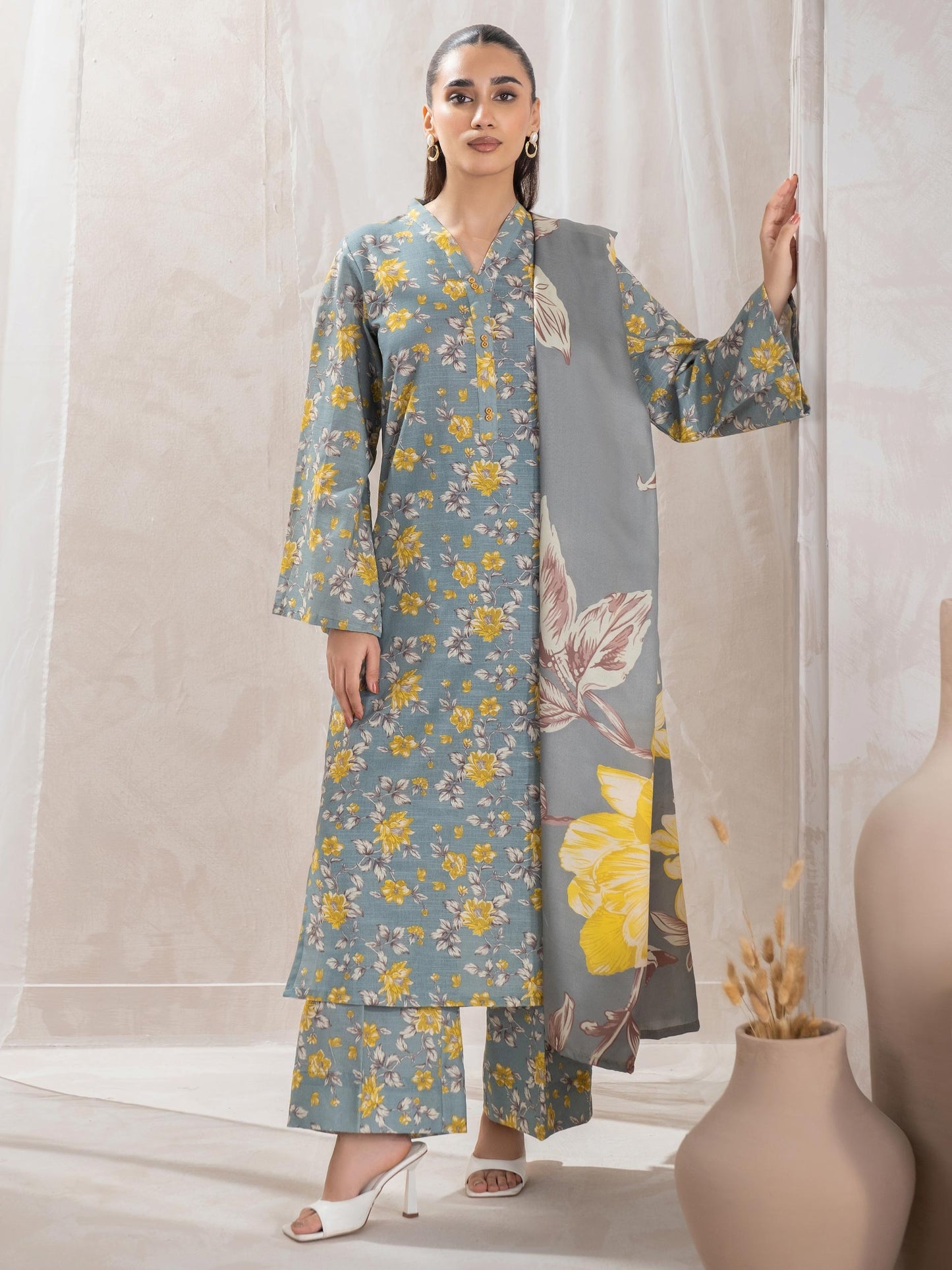 3 Piece Khaddar Suit-Printed (Unstitched)