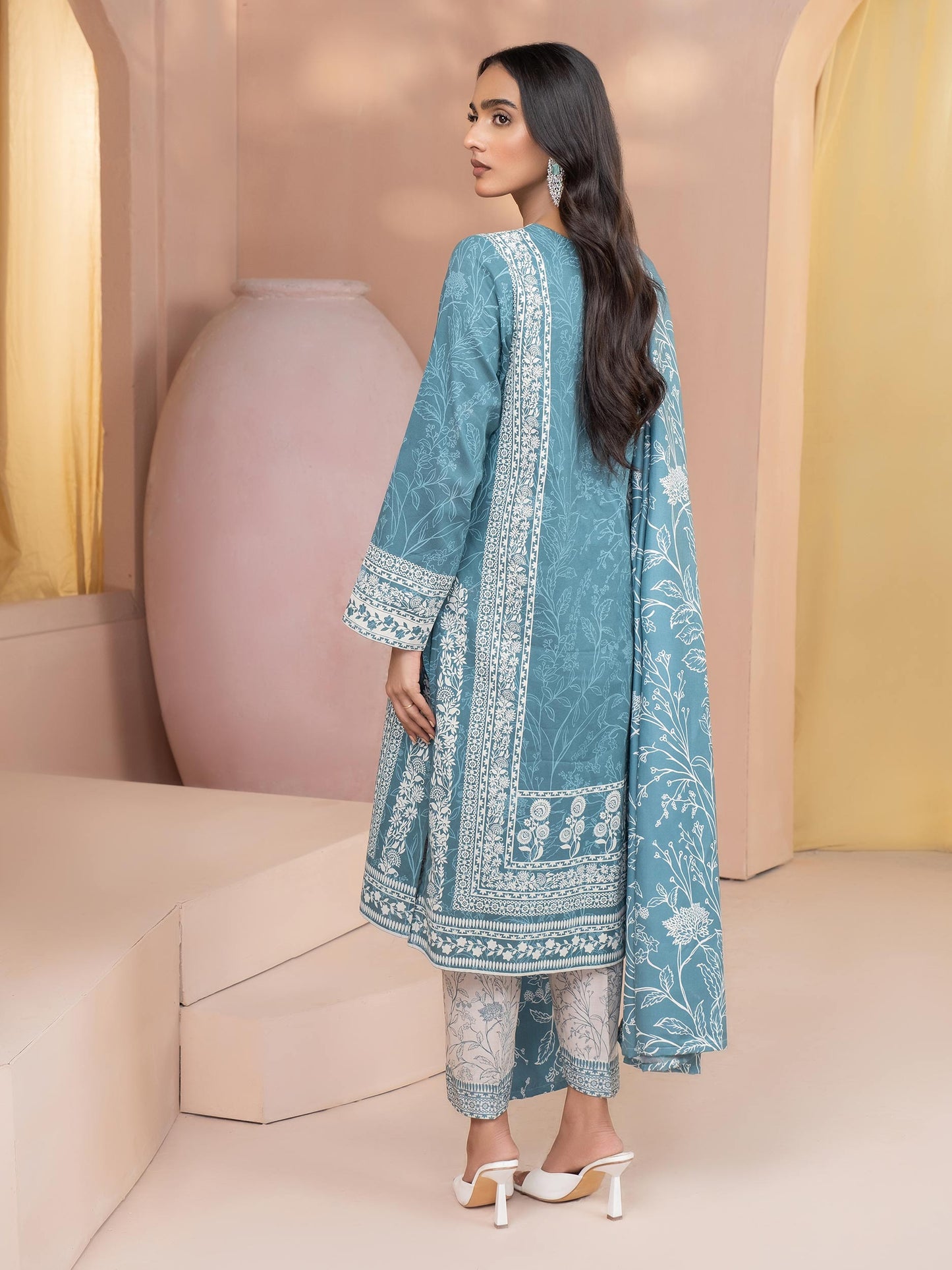 3 Piece Khaddar Suit-Embroidered (Unstitched)