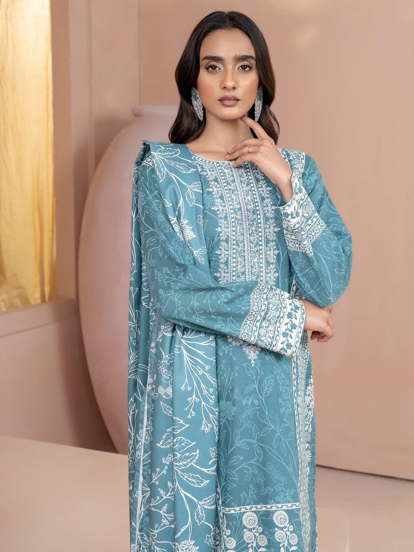 3 Piece Khaddar Suit-Embroidered (Unstitched)