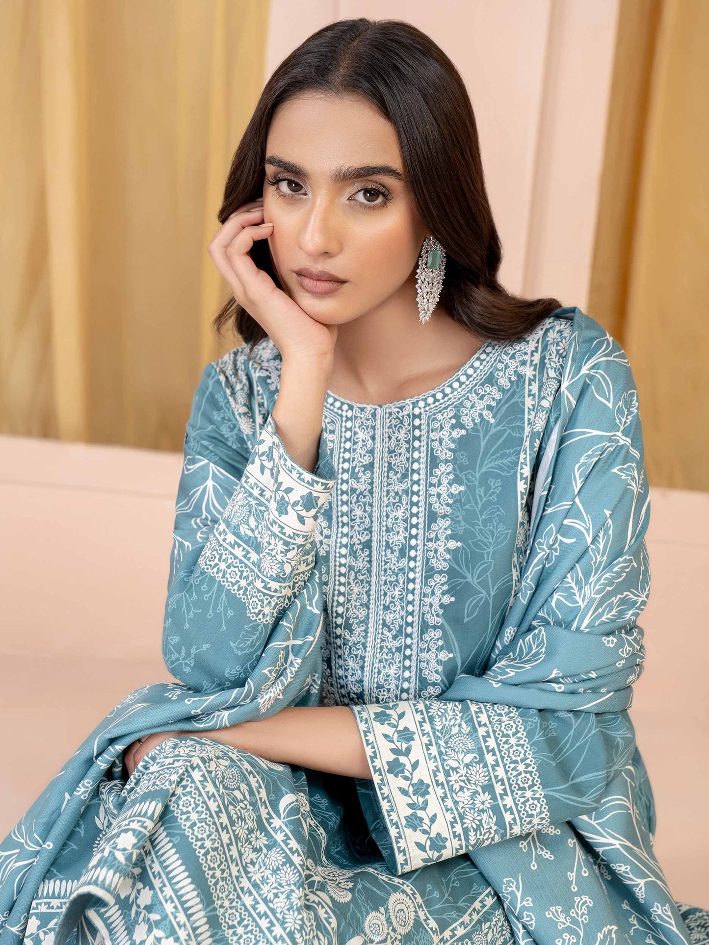 3 Piece Khaddar Suit-Embroidered (Unstitched)