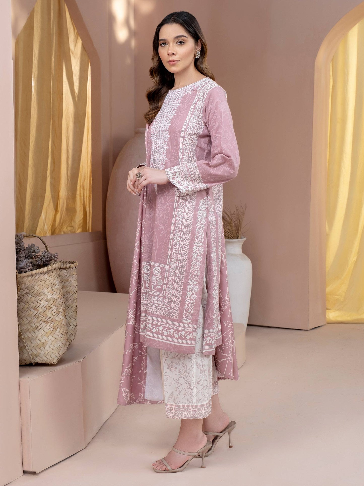 3 Piece Khaddar Suit-Embroidered (Unstitched)