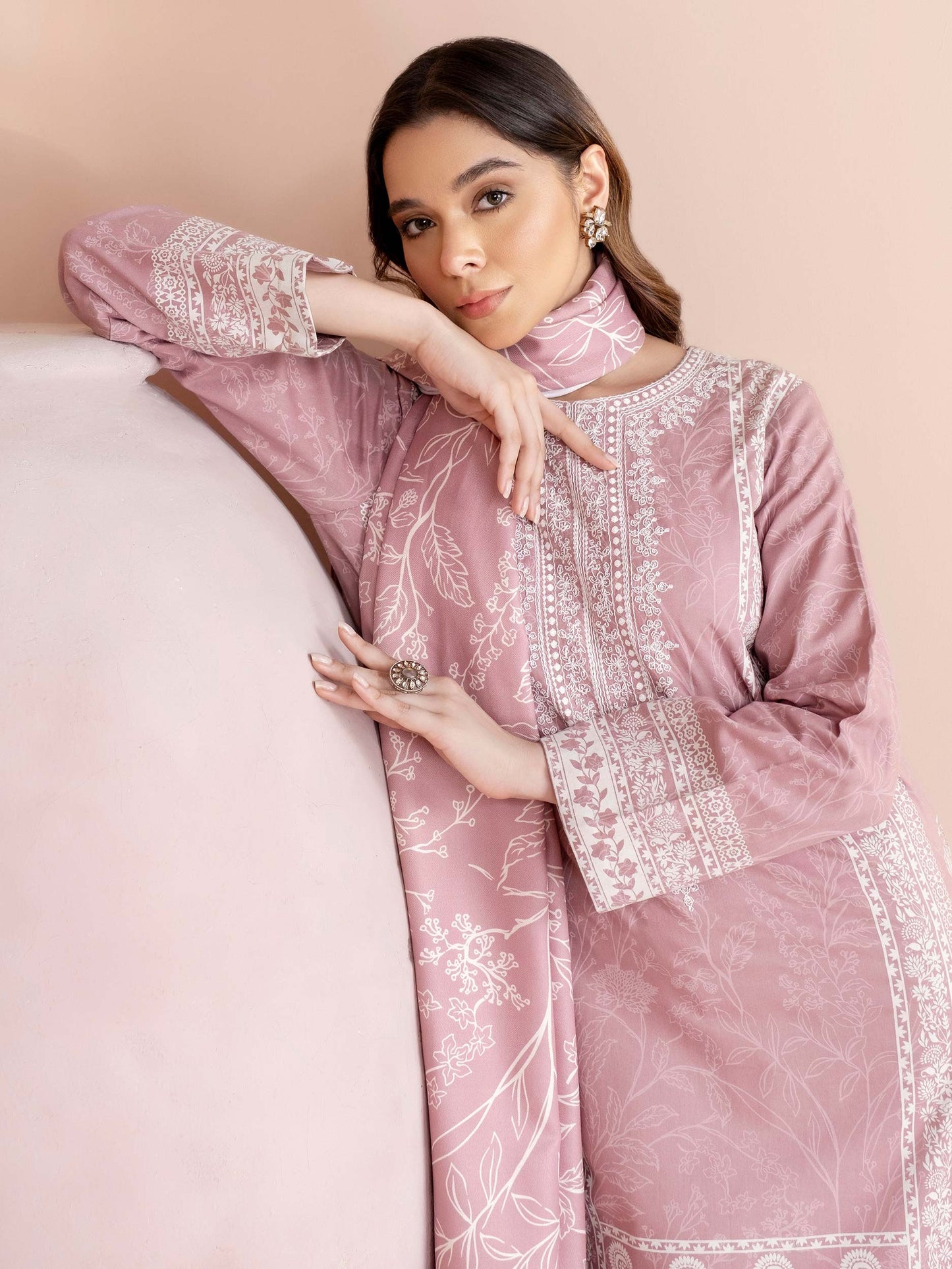 3 Piece Khaddar Suit-Embroidered (Unstitched)