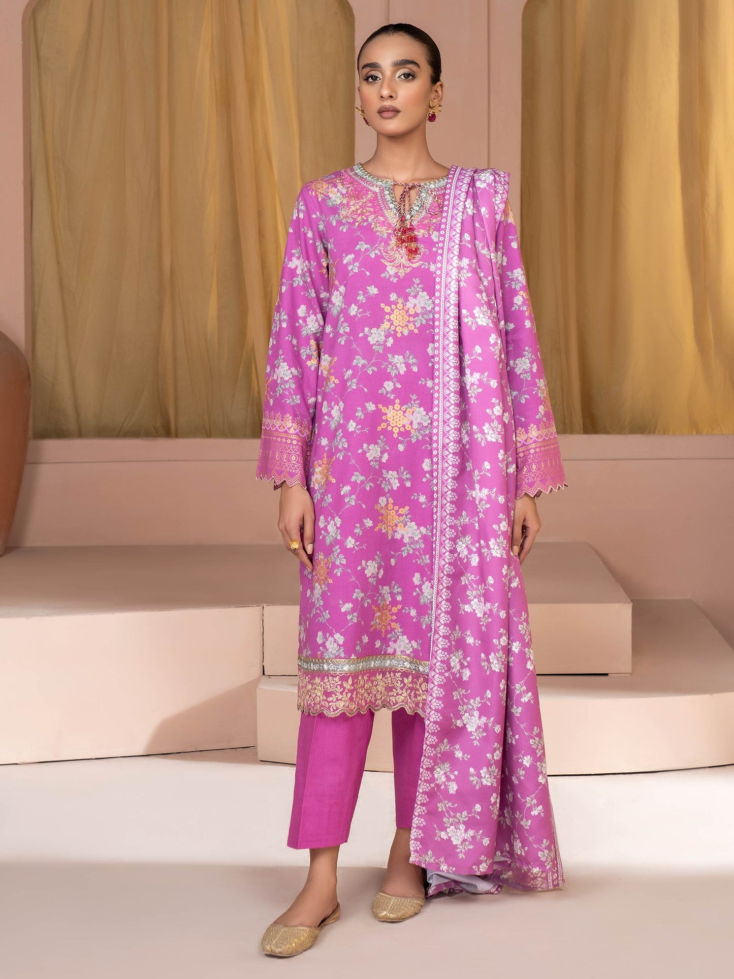 3 Piece Khaddar Suit-Embroidered (Unstitched)