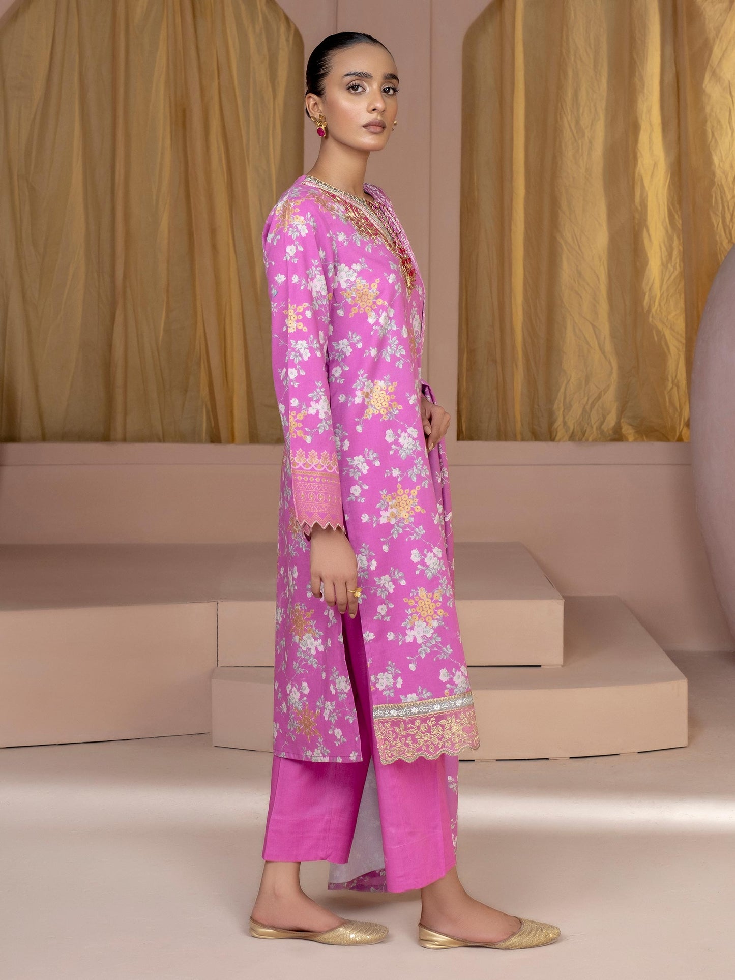 3 Piece Khaddar Suit-Embroidered (Unstitched)