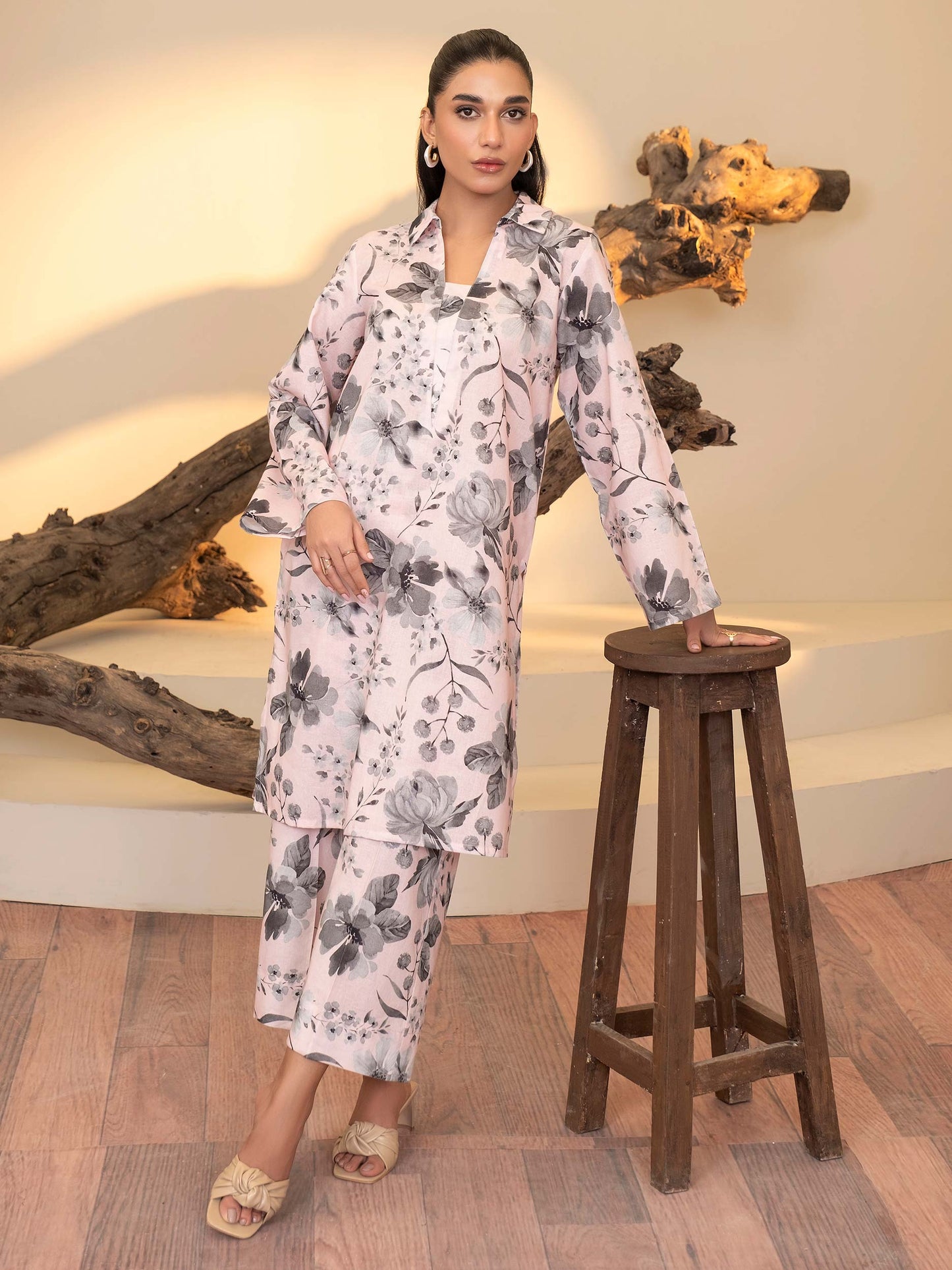 2 Piece Khaddar Suit-Printed (Unstitched)