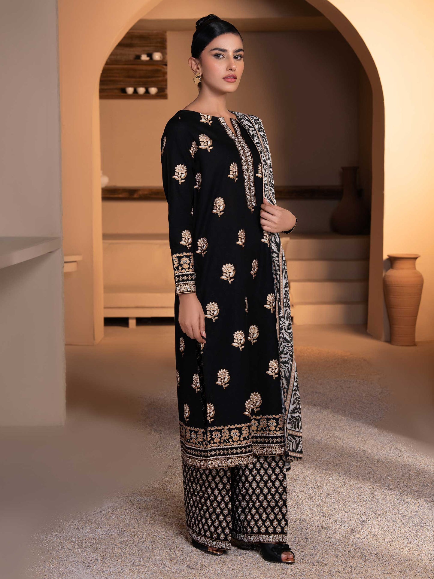 3 Piece Khaddar Suit-Paste Print (Unstitched)