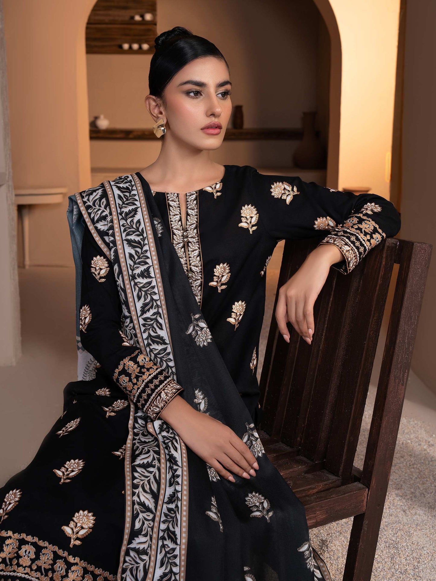 3 Piece Khaddar Suit-Paste Print (Unstitched)