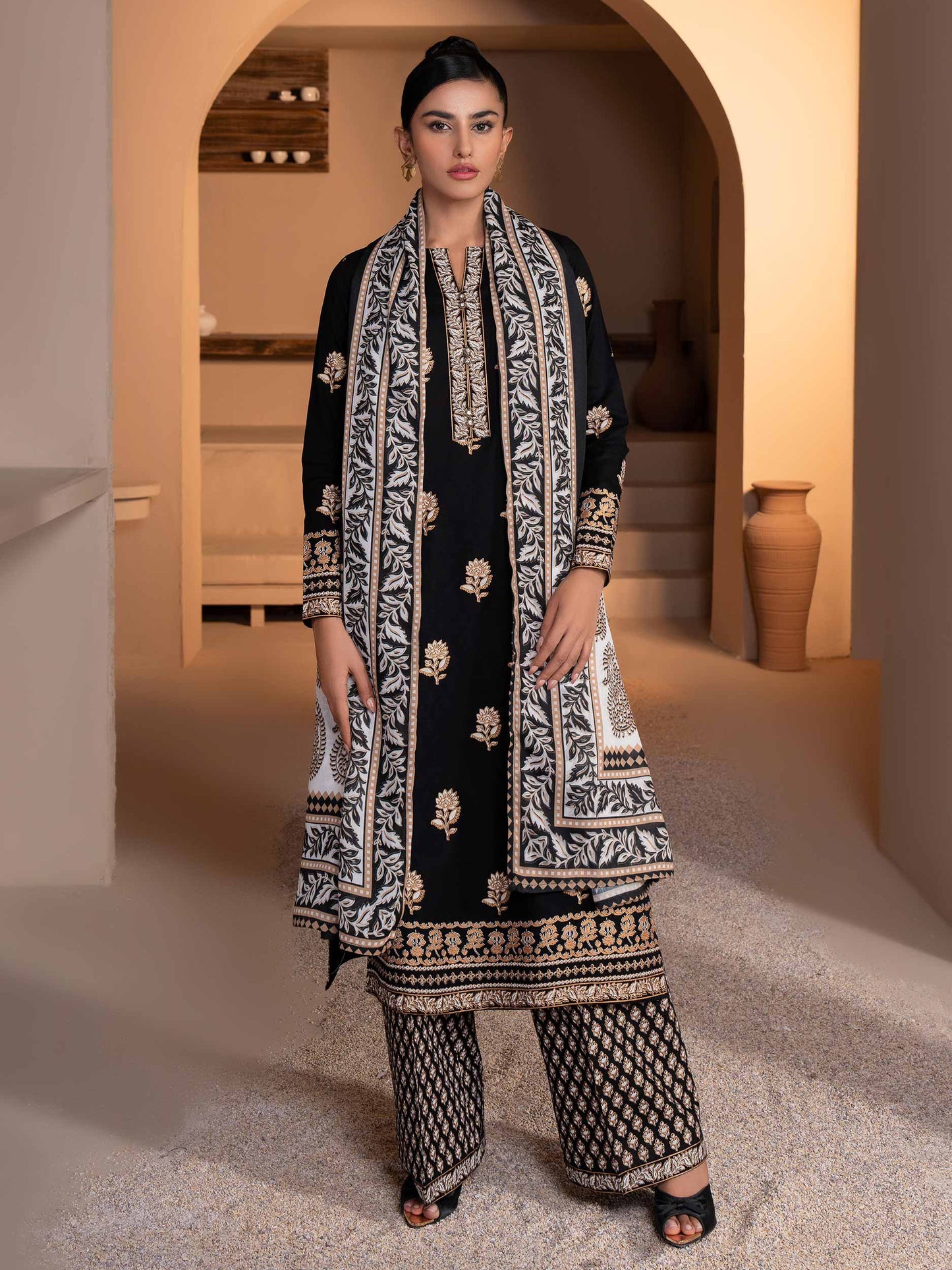 3 Piece Khaddar Suit-Paste Print (Unstitched)