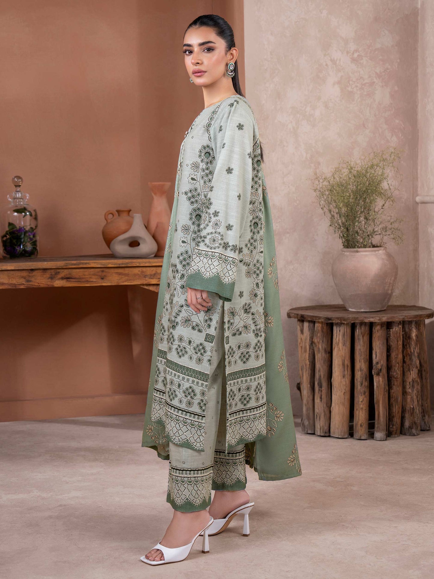 3 Piece Khaddar Suit-Printed (Unstitched)