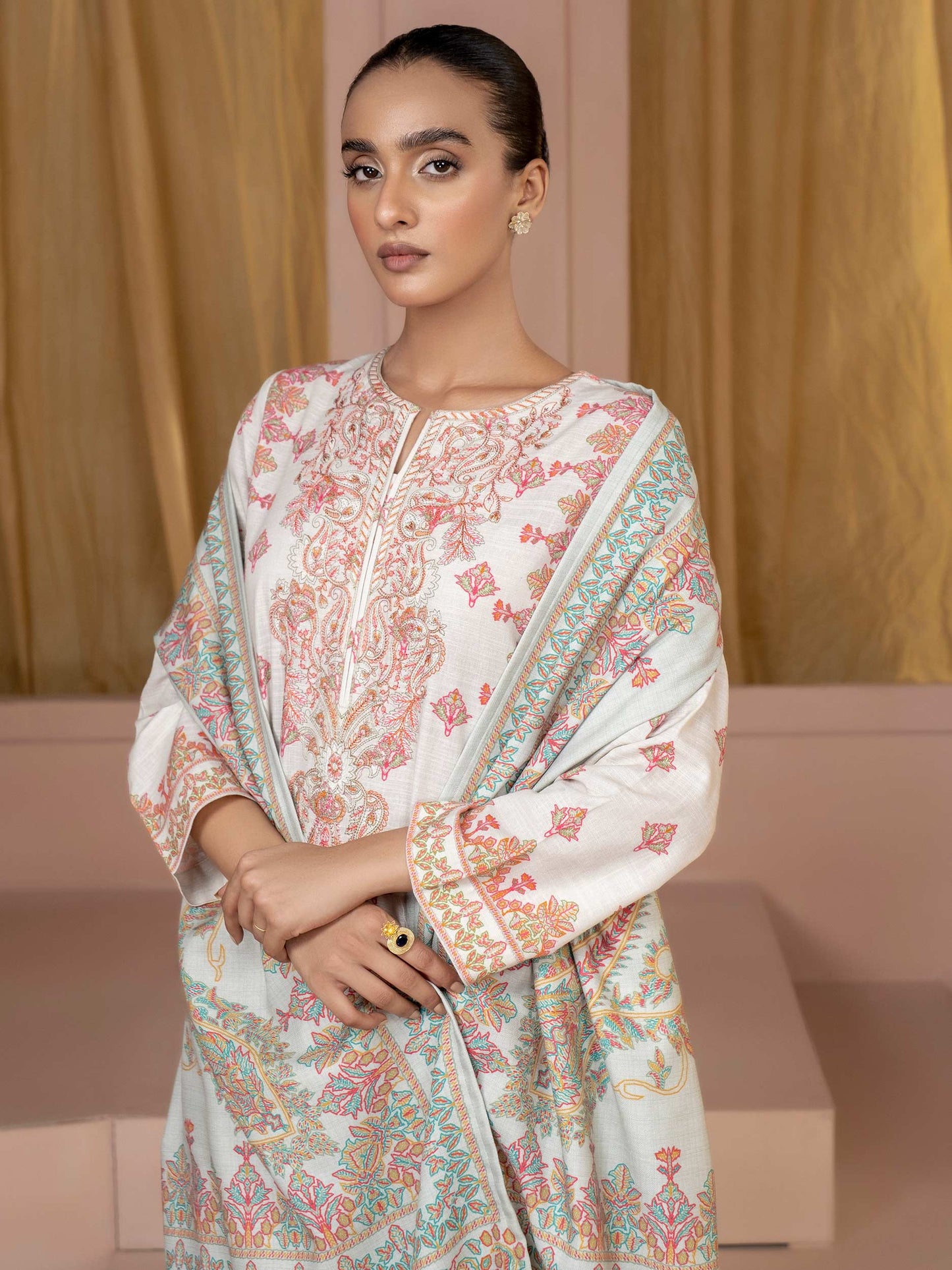 3 Piece Khaddar Suit-Embroidered (Unstitched)