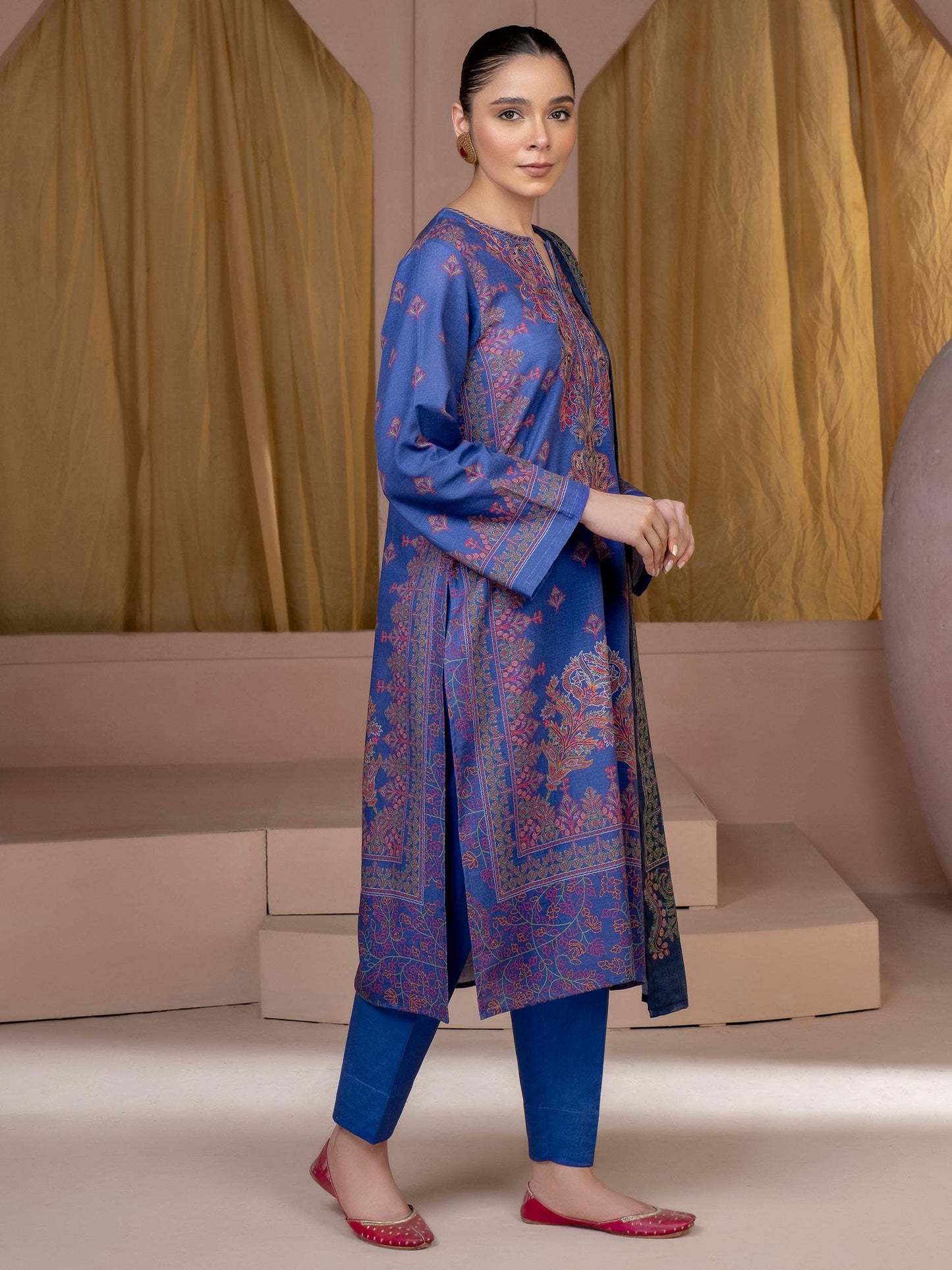 3 Piece Khaddar Suit-Embroidered (Unstitched)