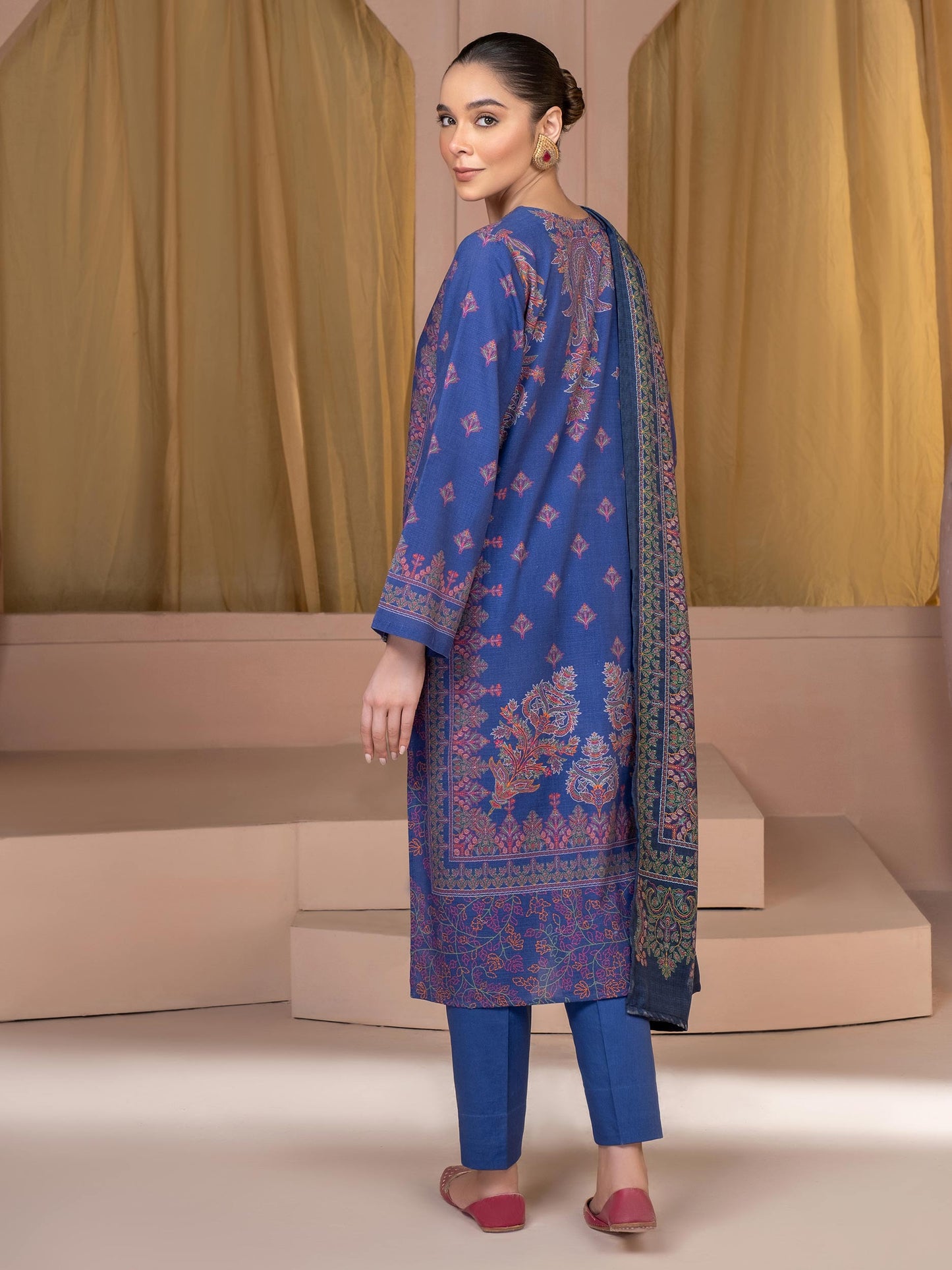 3 Piece Khaddar Suit-Embroidered (Unstitched)