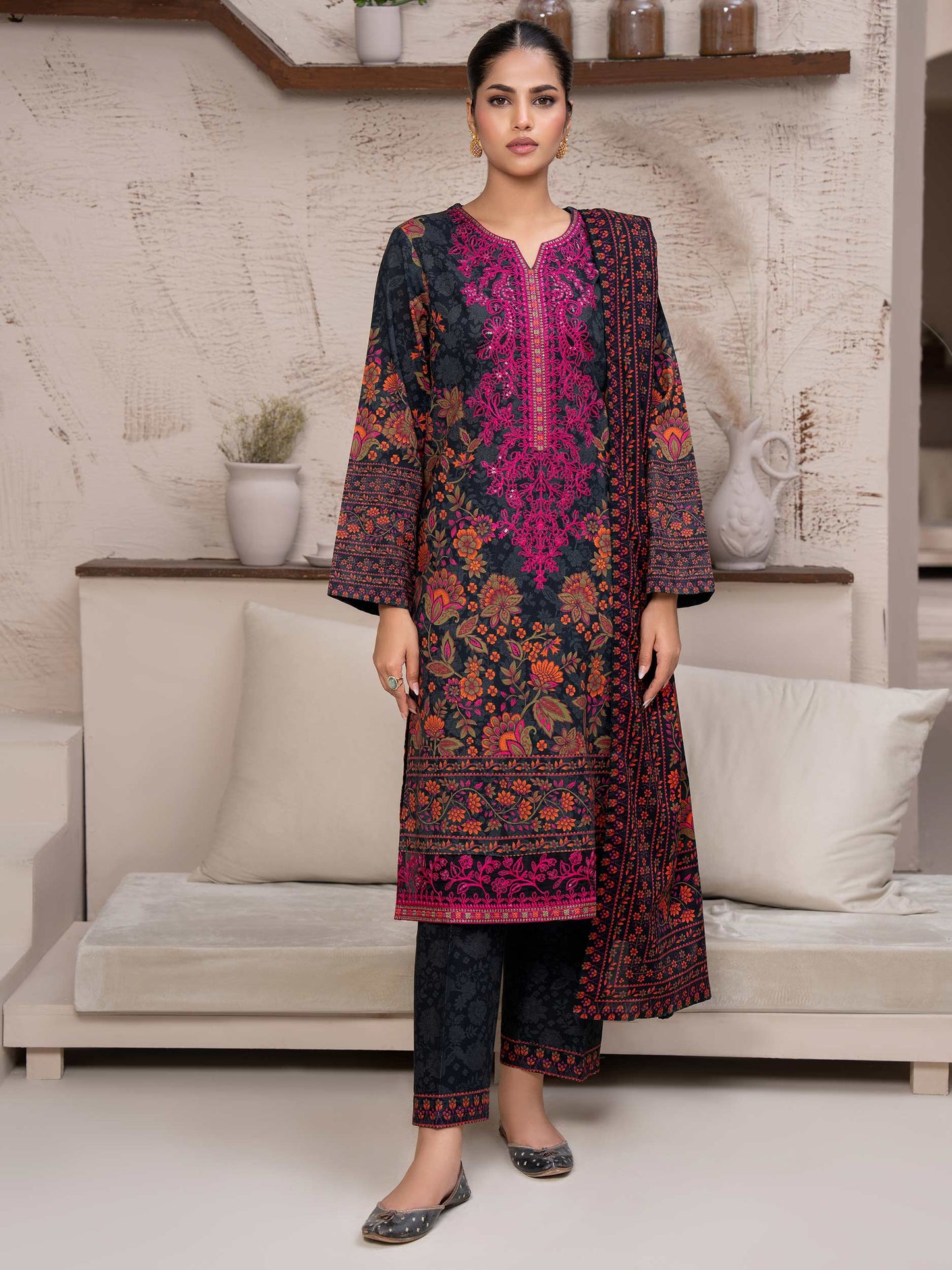 3 Piece Khaddar Suit-Embroidered (Unstitched)