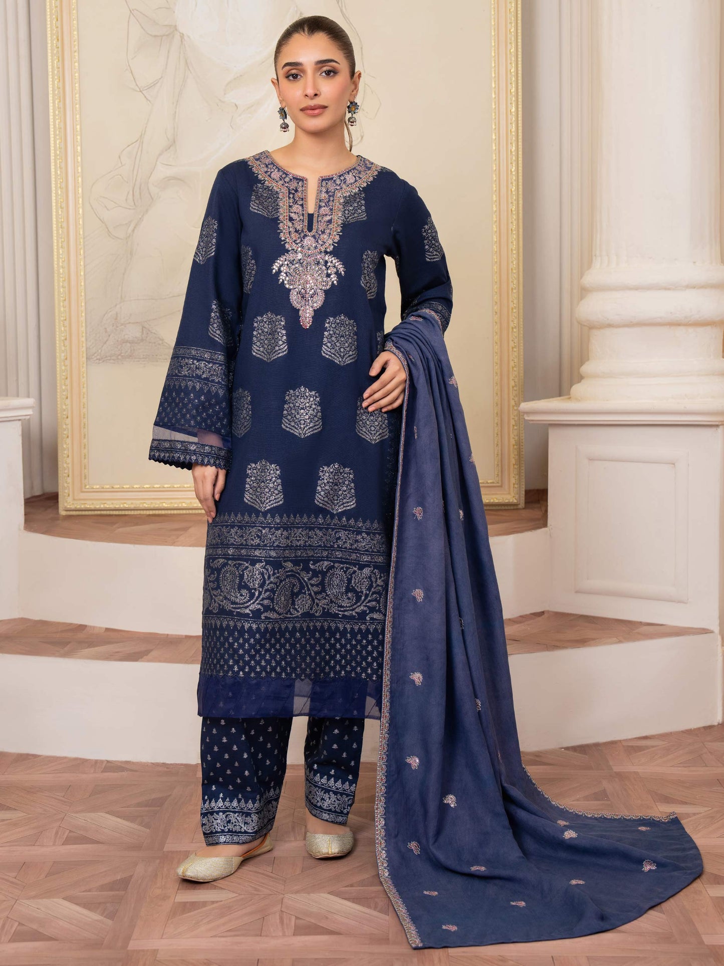 3 Piece Khaddar Suit-Embroidered (Unstitched)