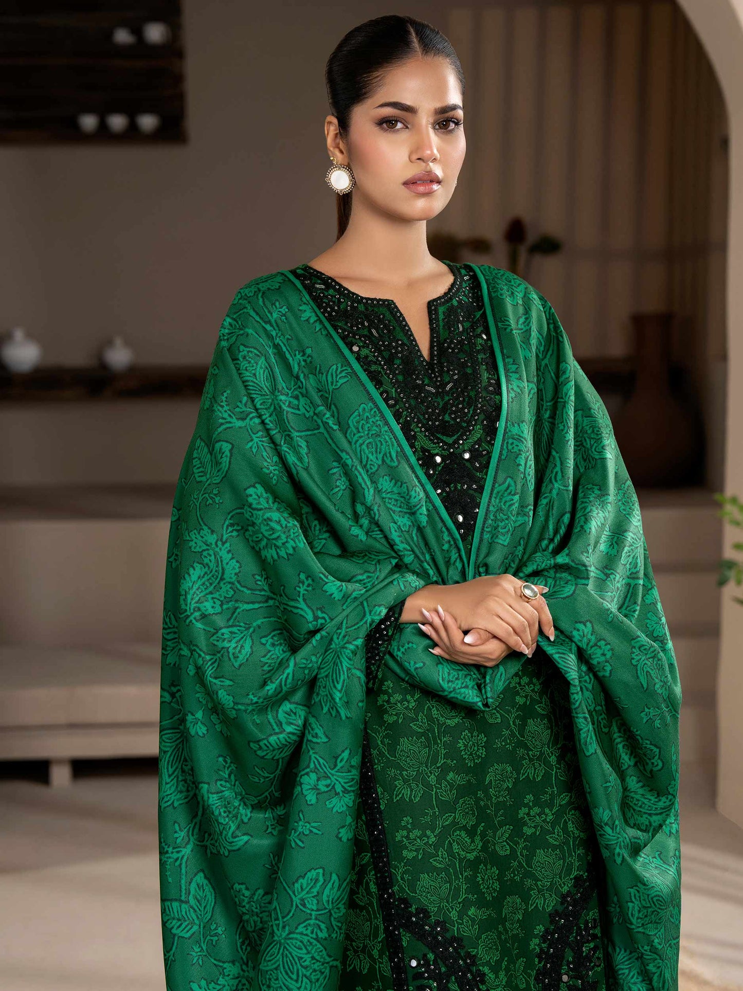 3 Piece Khaddar Suit-Embroidered (Unstitched)