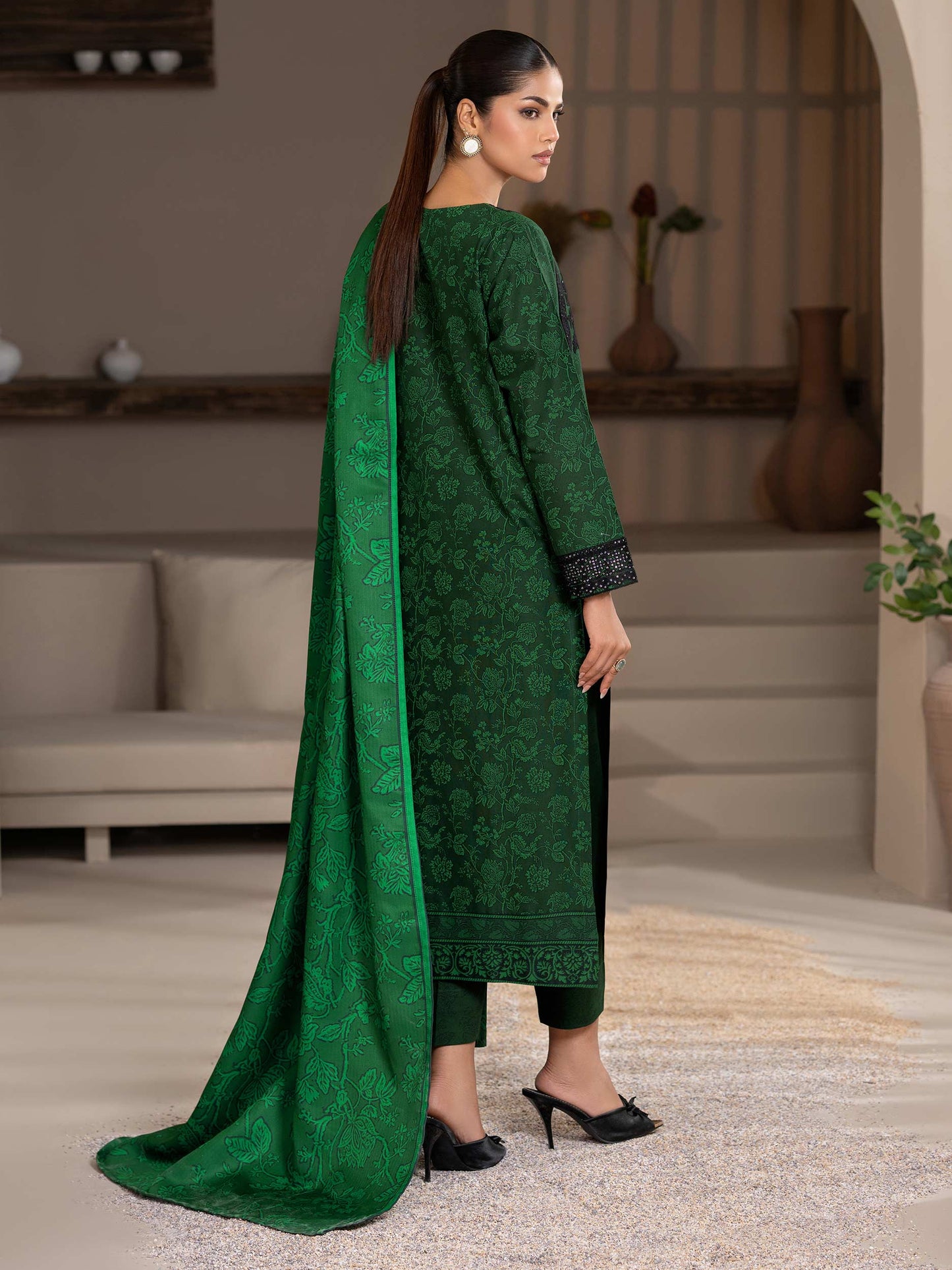 3 Piece Khaddar Suit-Embroidered (Unstitched)