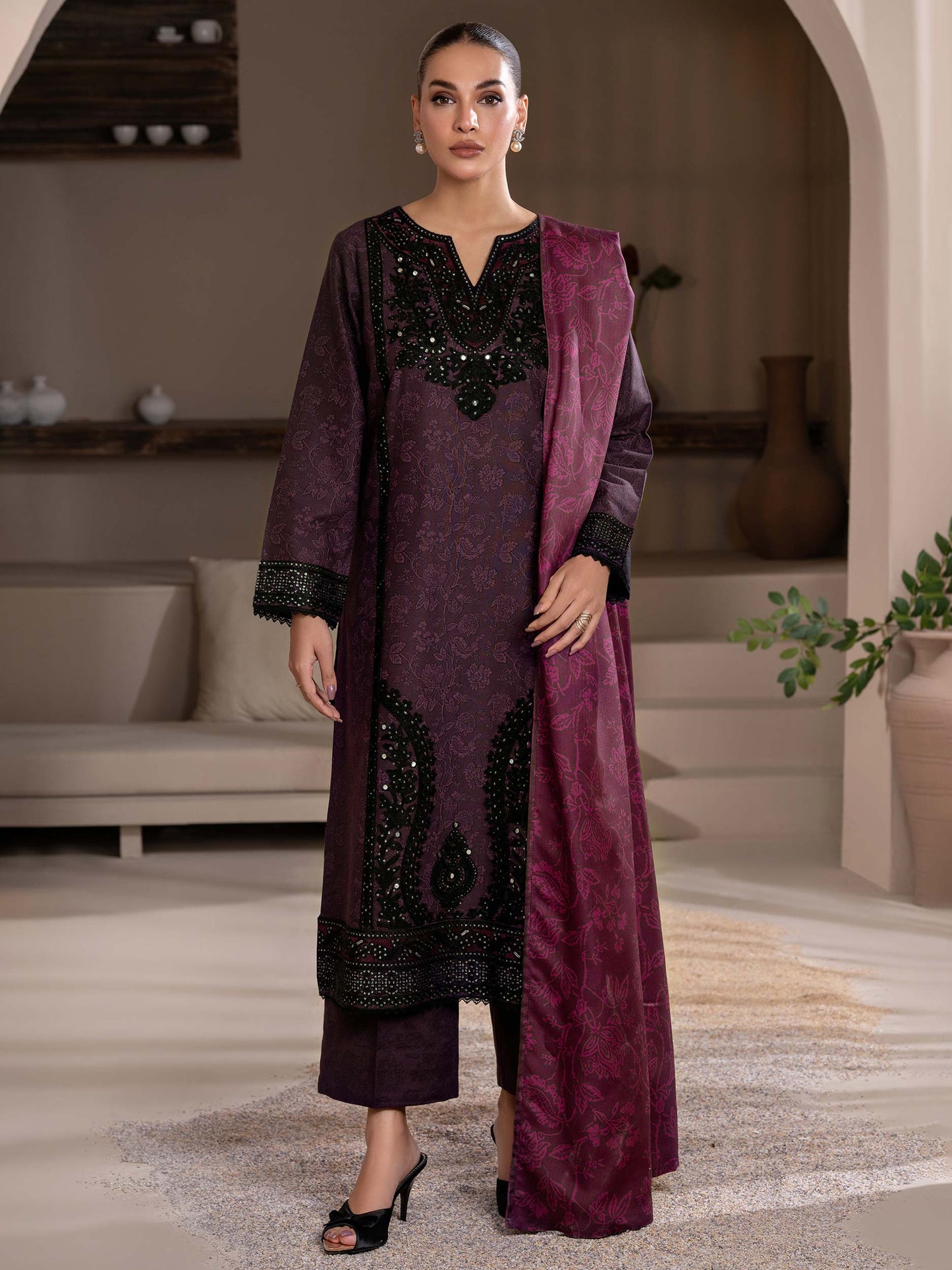 3 Piece Khaddar Suit-Embroidered (Unstitched)