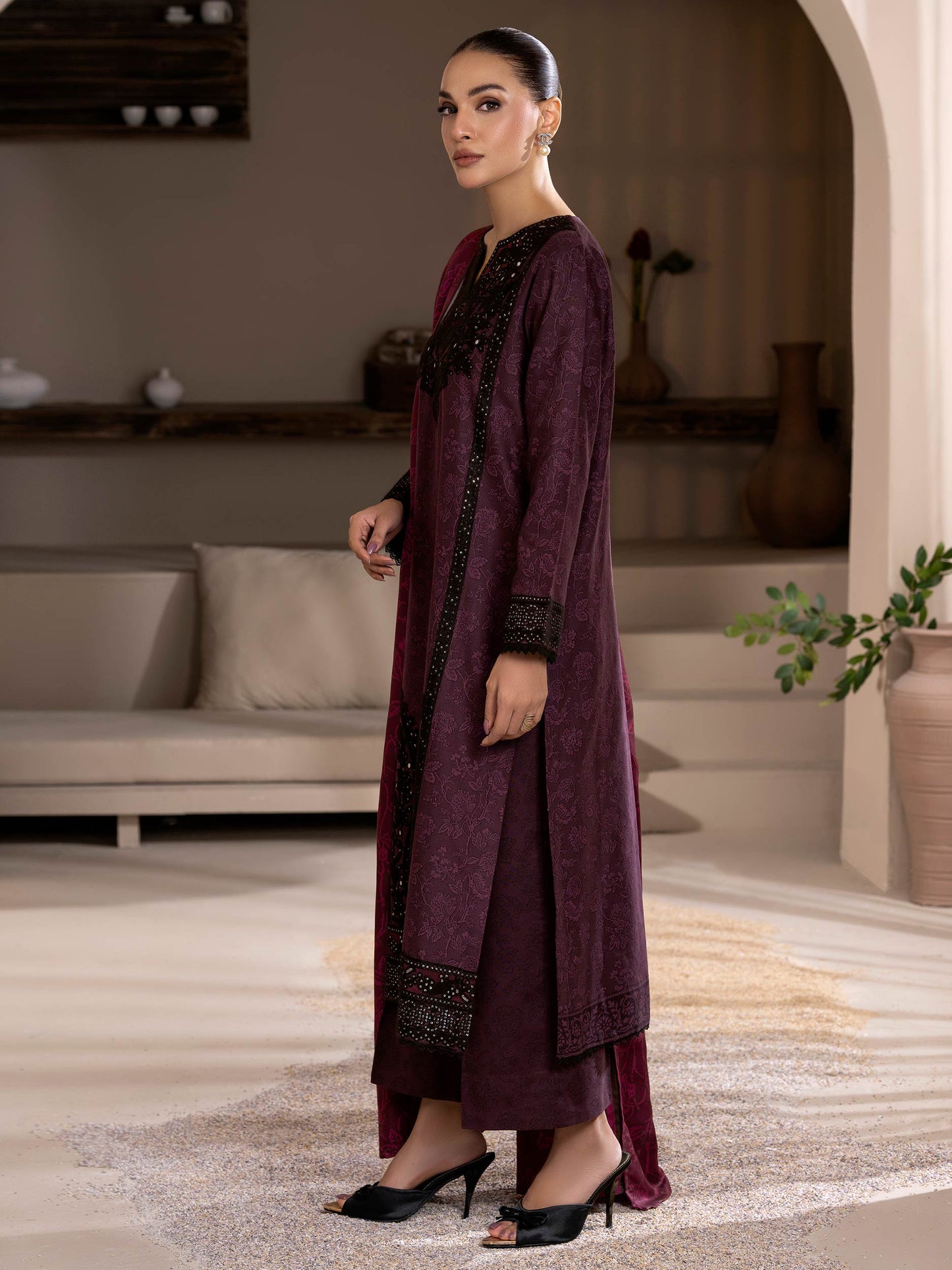 3 Piece Khaddar Suit-Embroidered (Unstitched)