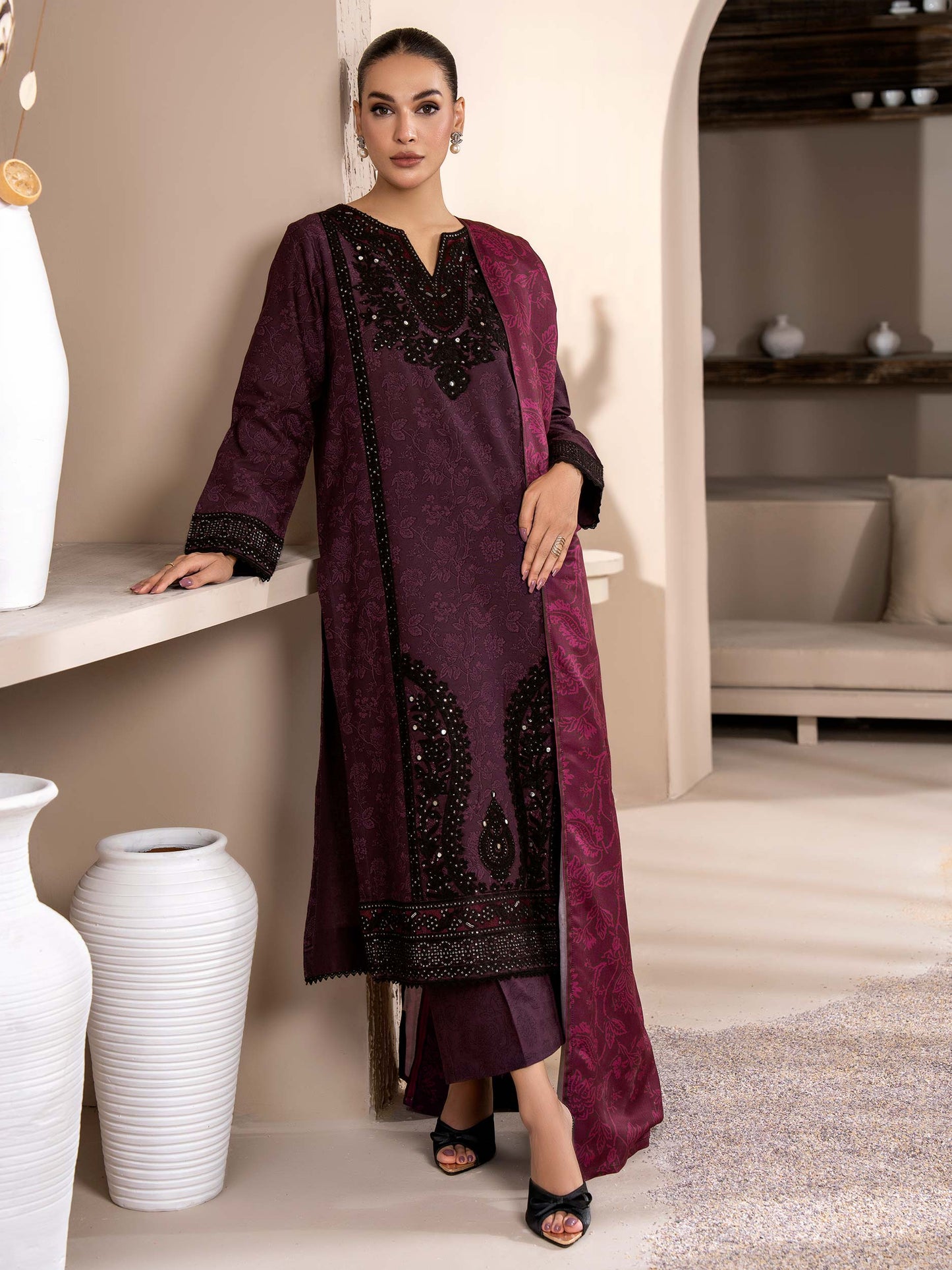 3 Piece Khaddar Suit-Embroidered (Unstitched)