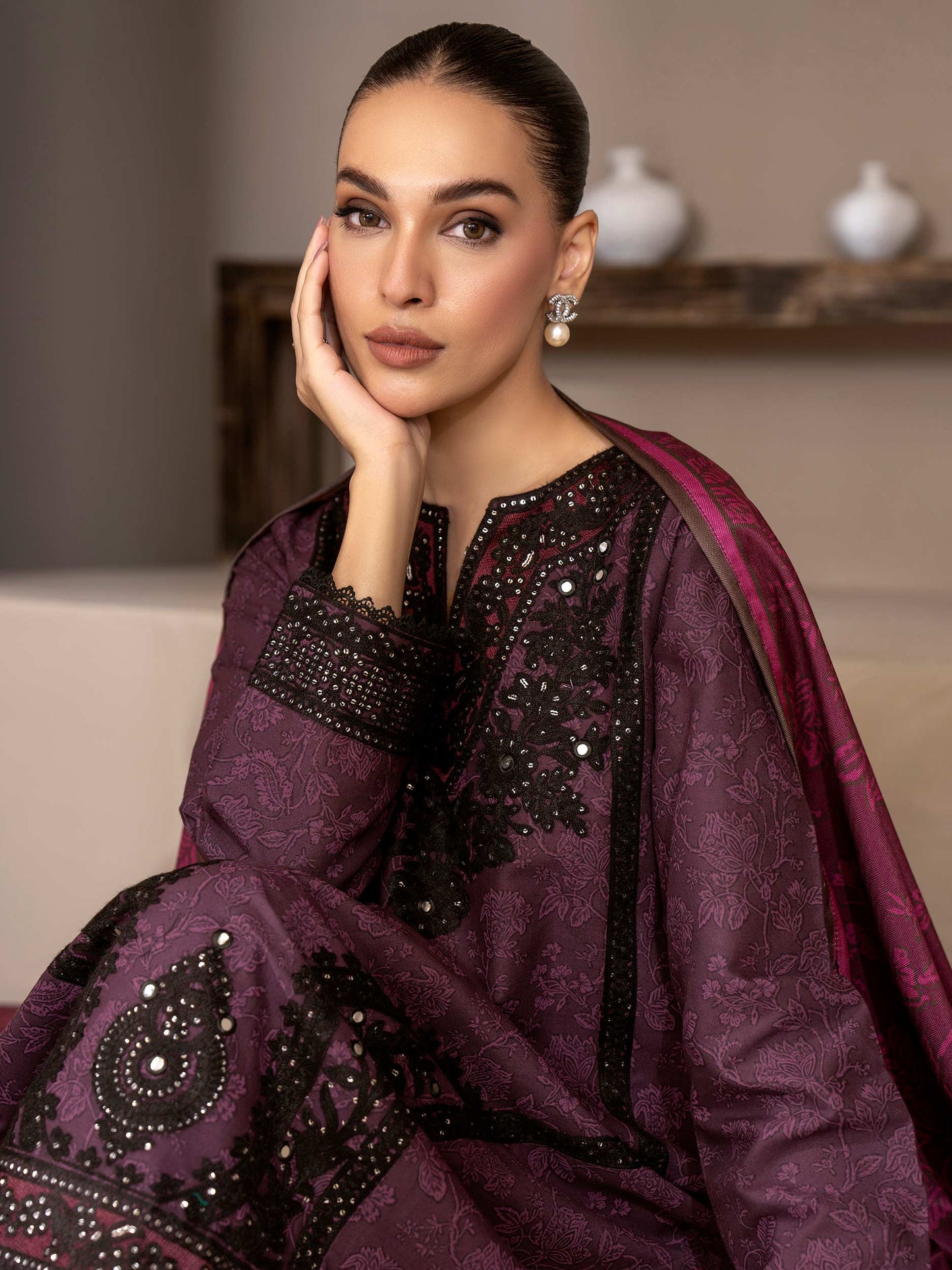 3 Piece Khaddar Suit-Embroidered (Unstitched)