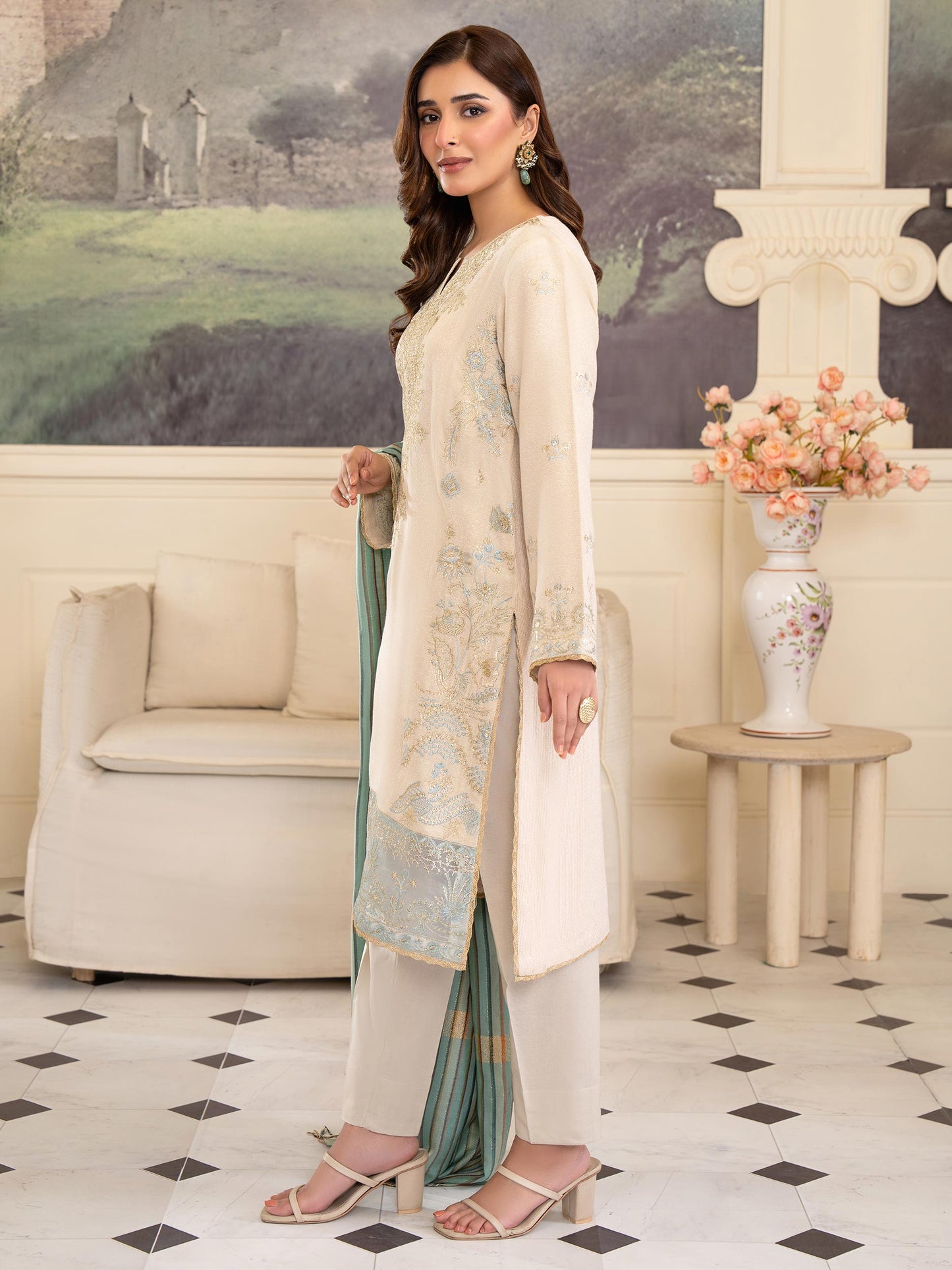 3 Piece Karandi Suit-Embroidered (Unstitched)