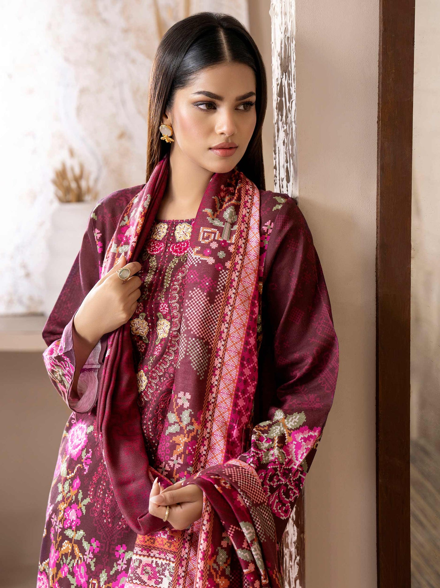 3 Piece Khaddar Suit-Embroidered (Unstitched)