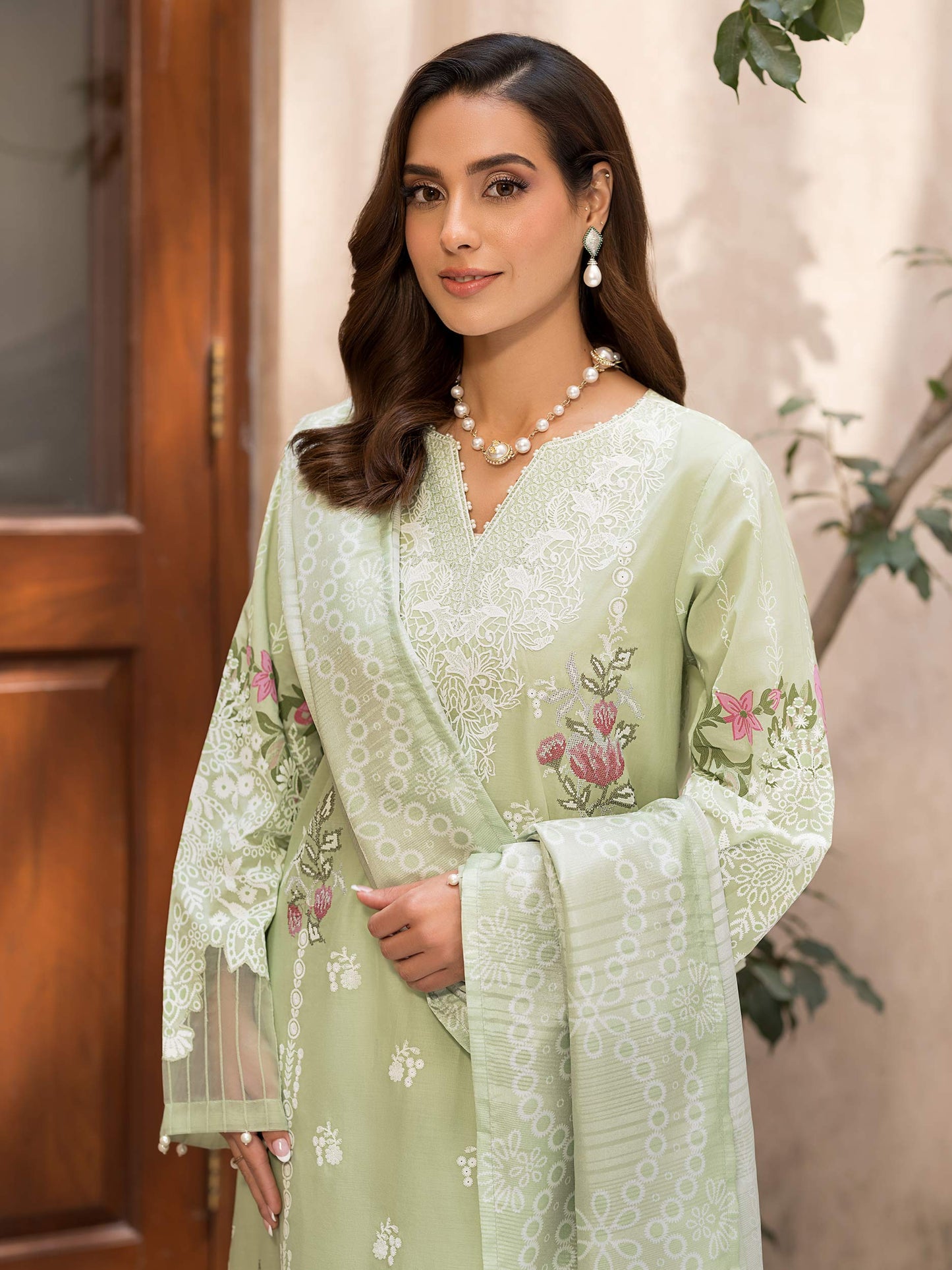 3 Piece Lawn Suit-Embroidered (Unstitched)