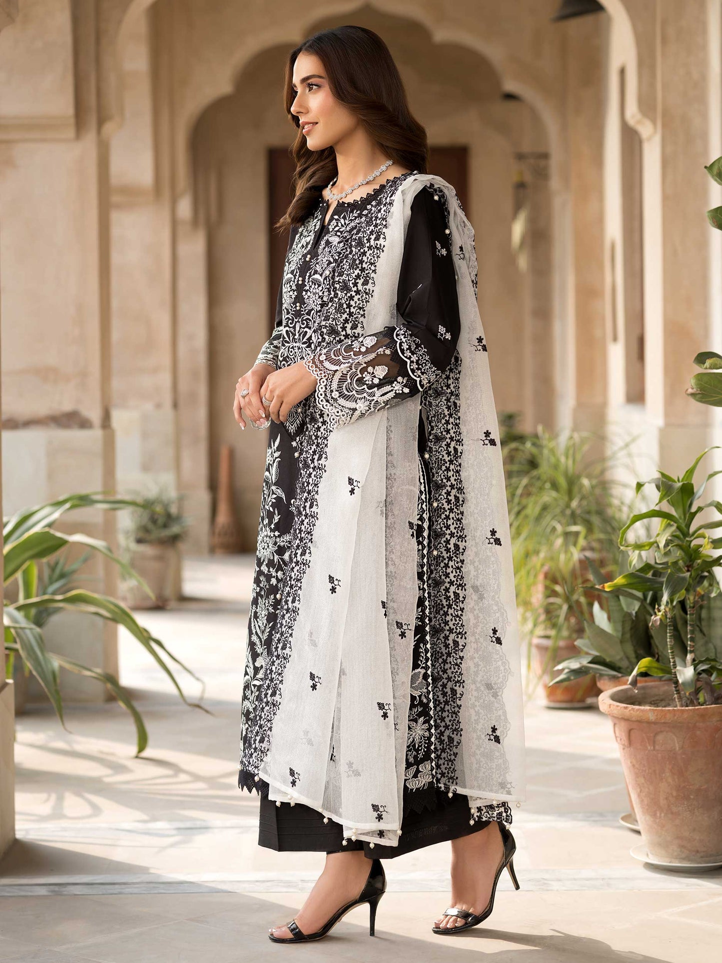 3 Piece Laawn Suit-Embroidered (Unstitched)