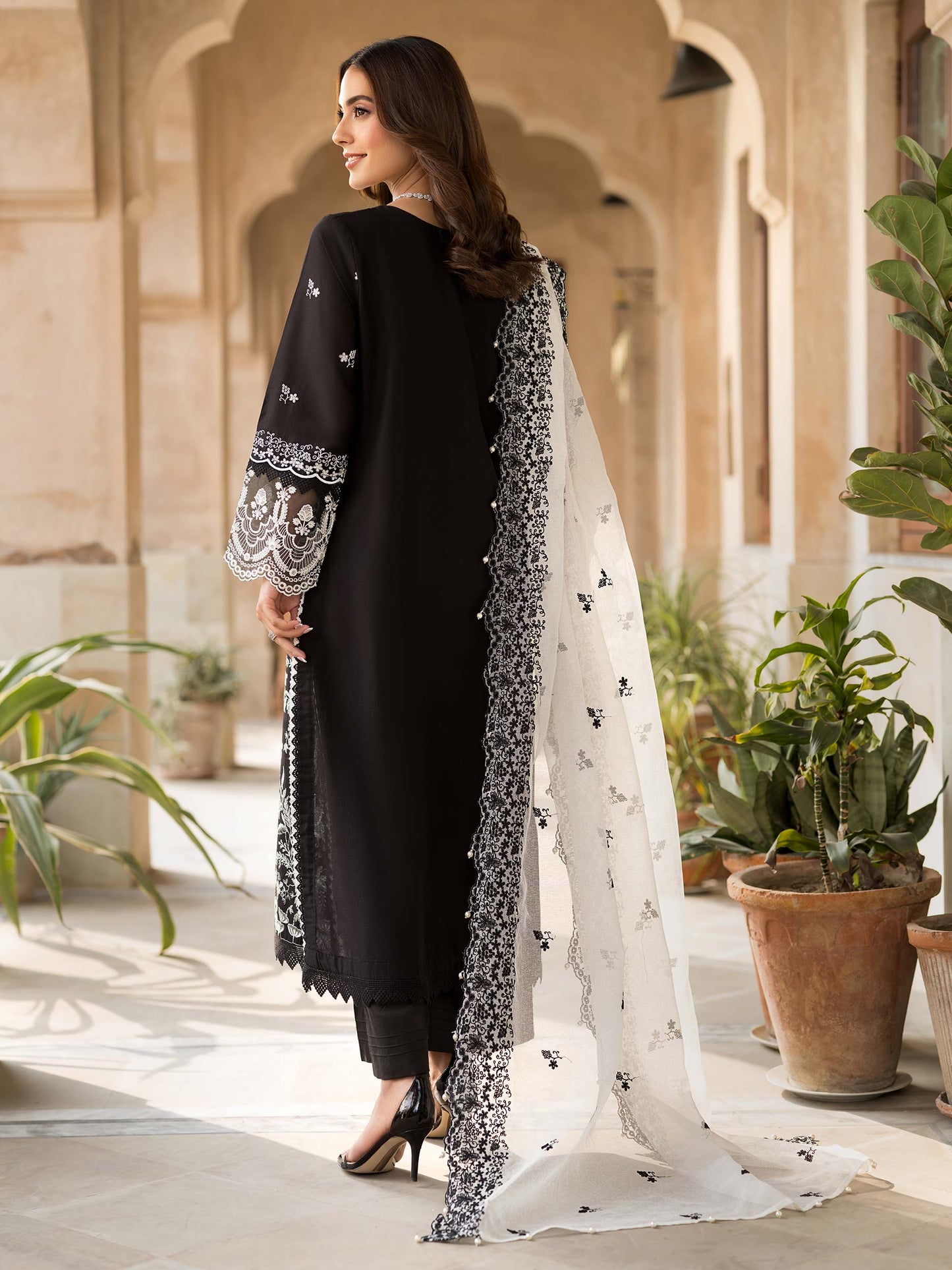 3 Piece Laawn Suit-Embroidered (Unstitched)