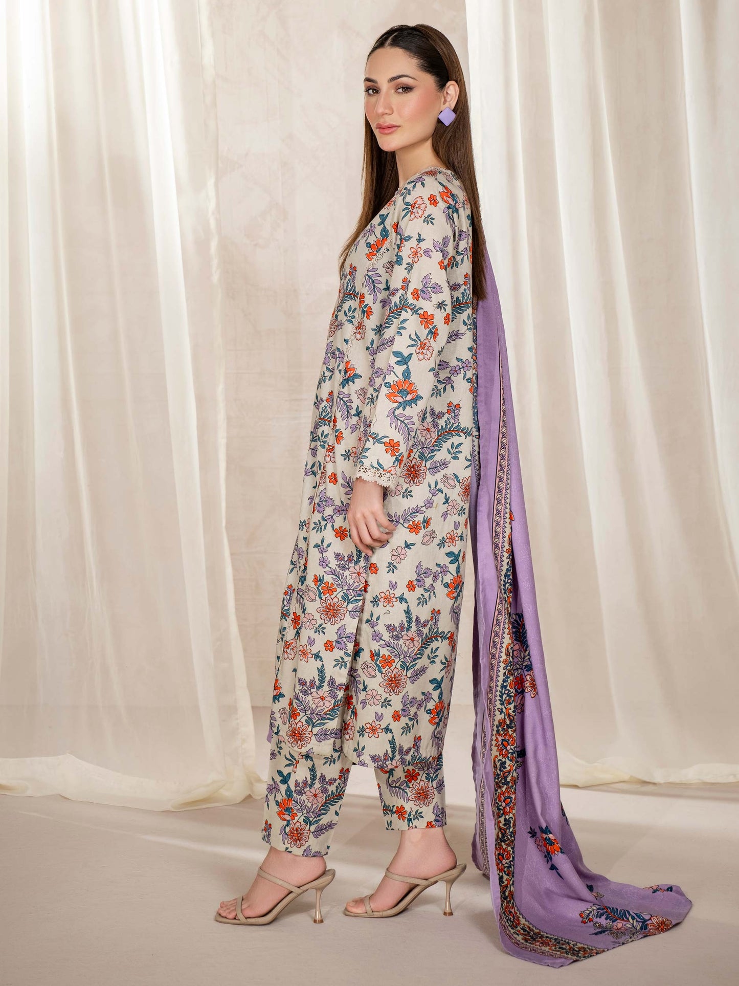 3 Piece Khaddar Suit-Printed (Unstitched)