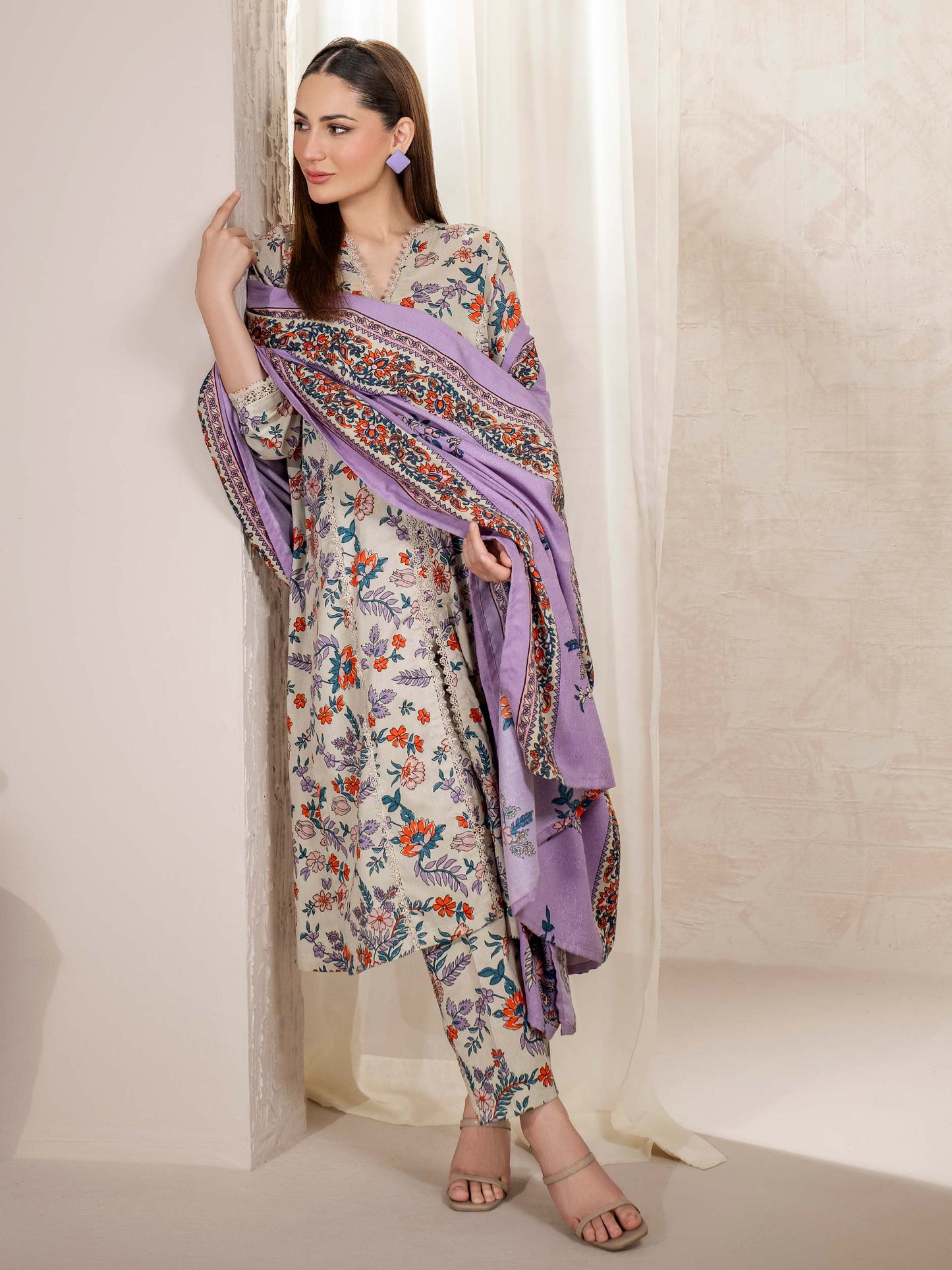 3 Piece Khaddar Suit-Printed (Unstitched)