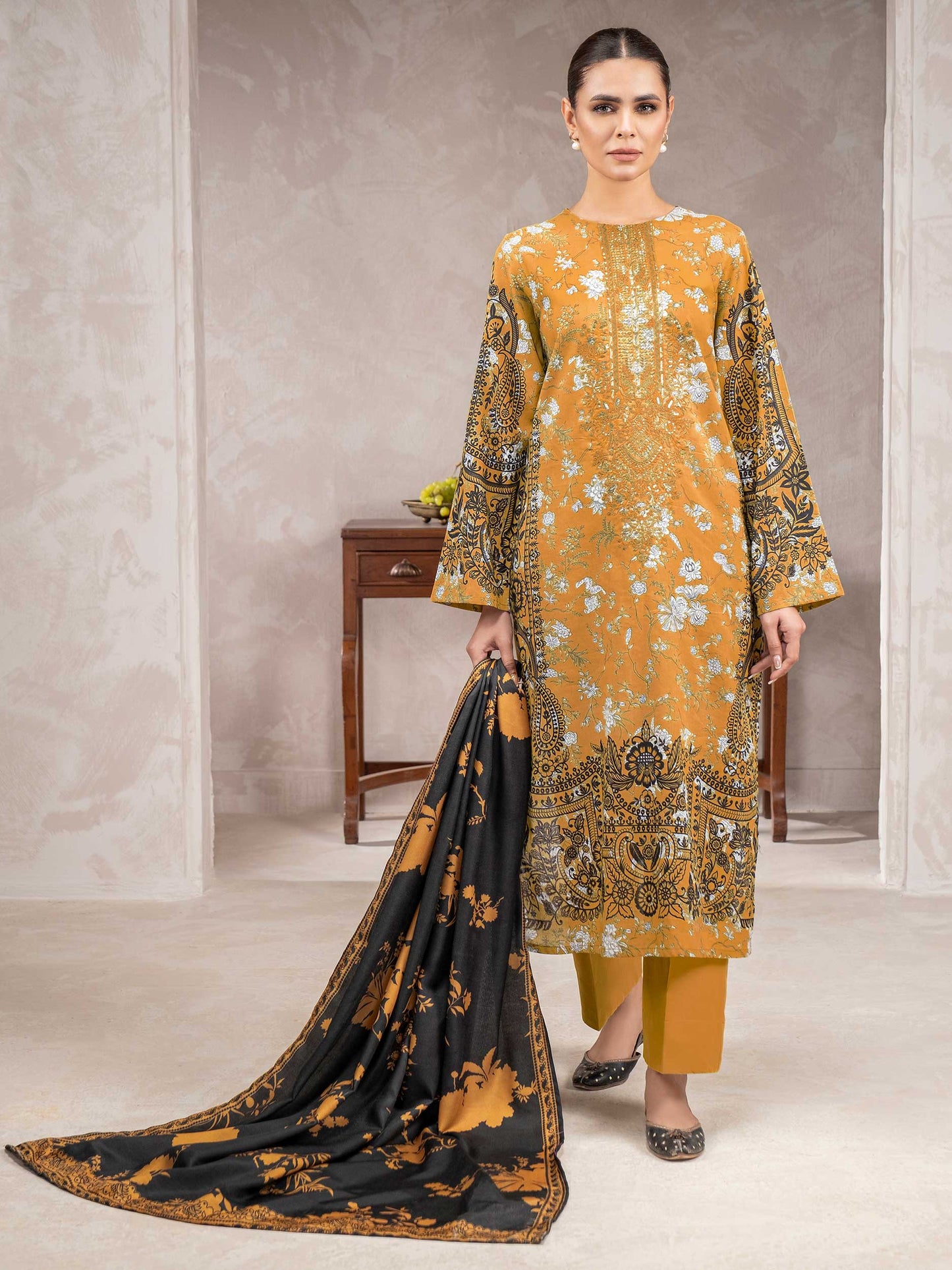 3 Piece Khaddar Suit-Embroidered (Unstitched)