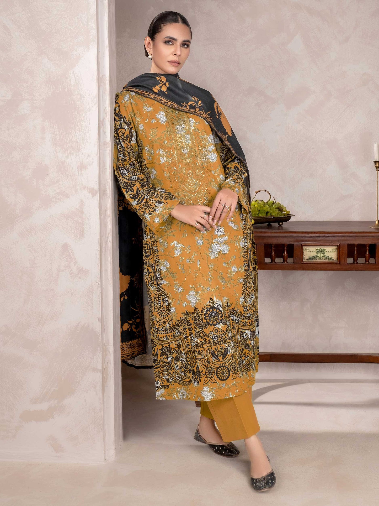 3 Piece Khaddar Suit-Embroidered (Unstitched)