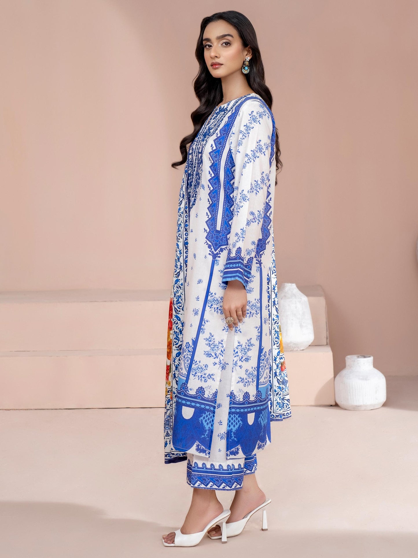 3 Piece Khaddar Suit-Embroidered (Unstitched)