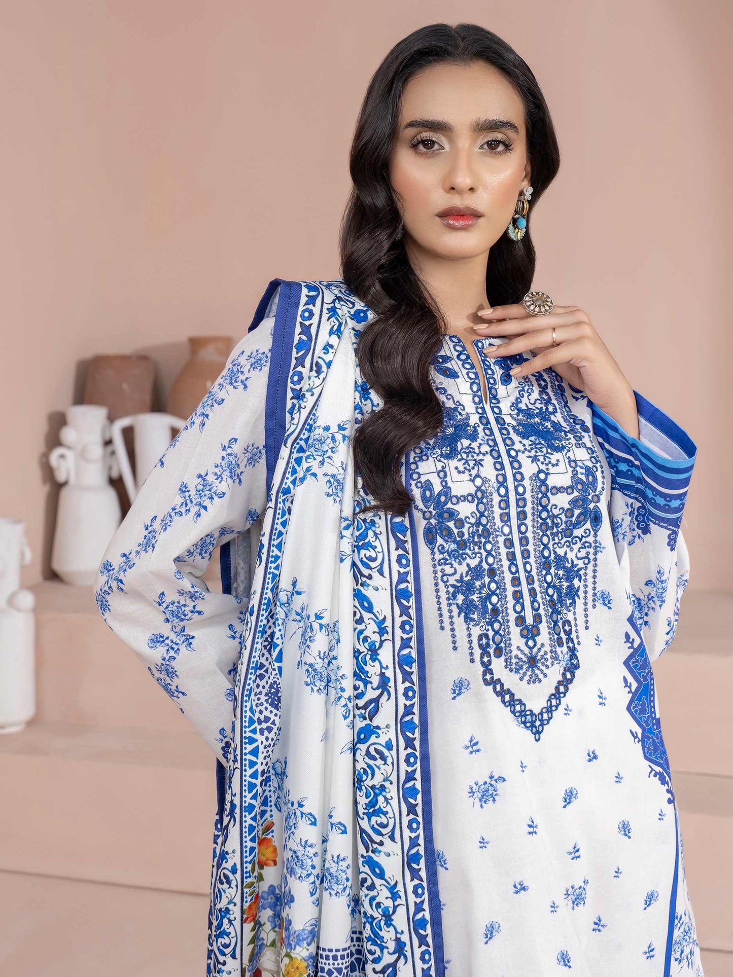 3 Piece Khaddar Suit-Embroidered (Unstitched)