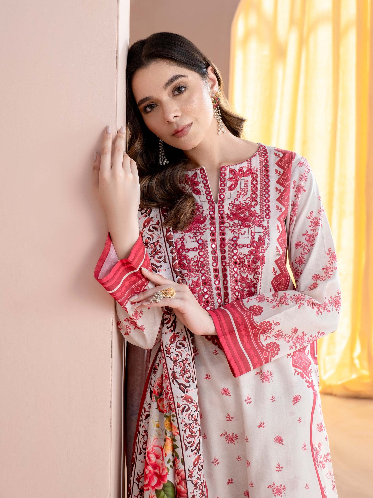 3 Piece Khaddar Suit-Embroidered (Unstitched)