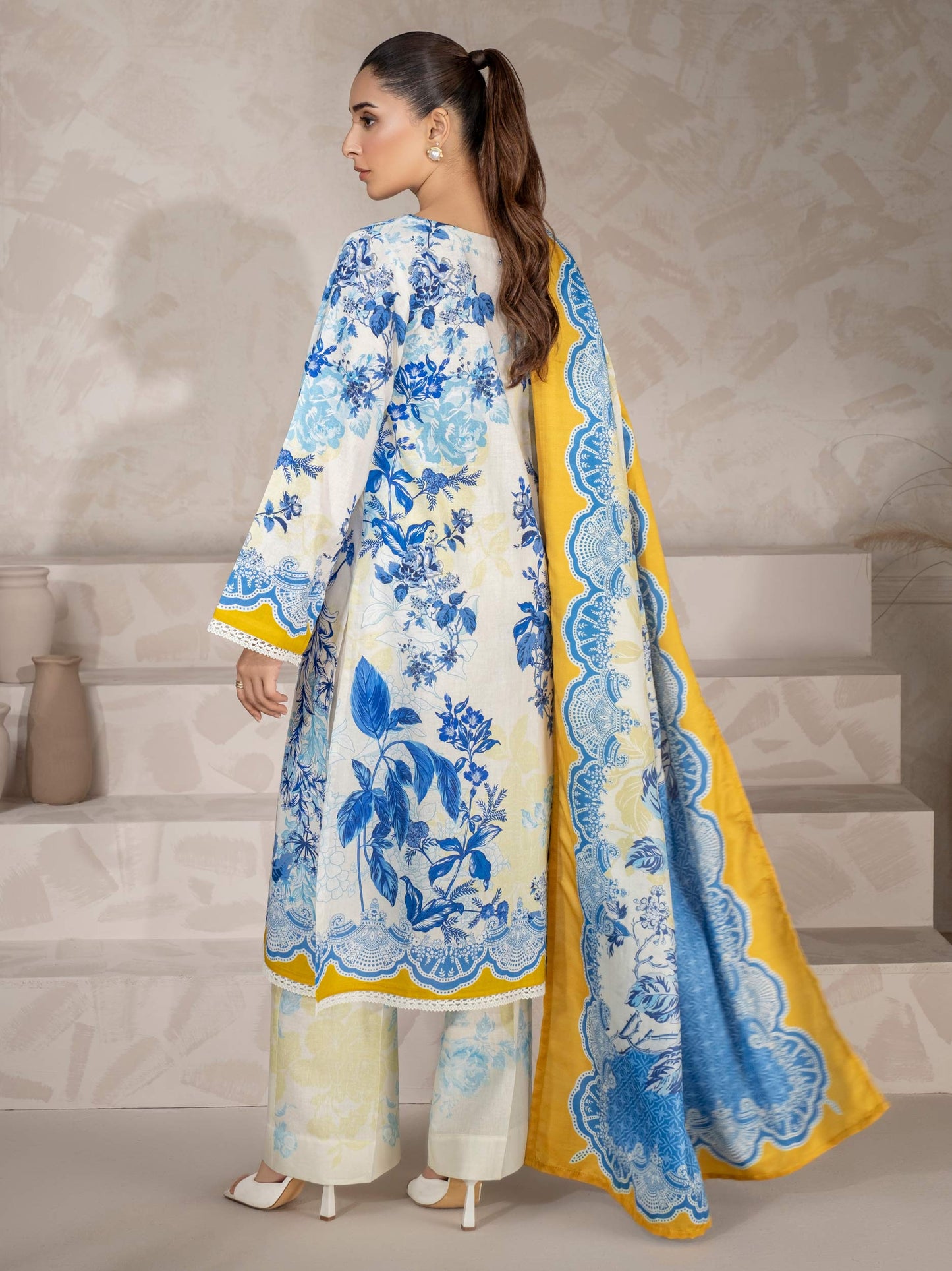 3 Piece Khaddar Suit-Printed (Unstitched)