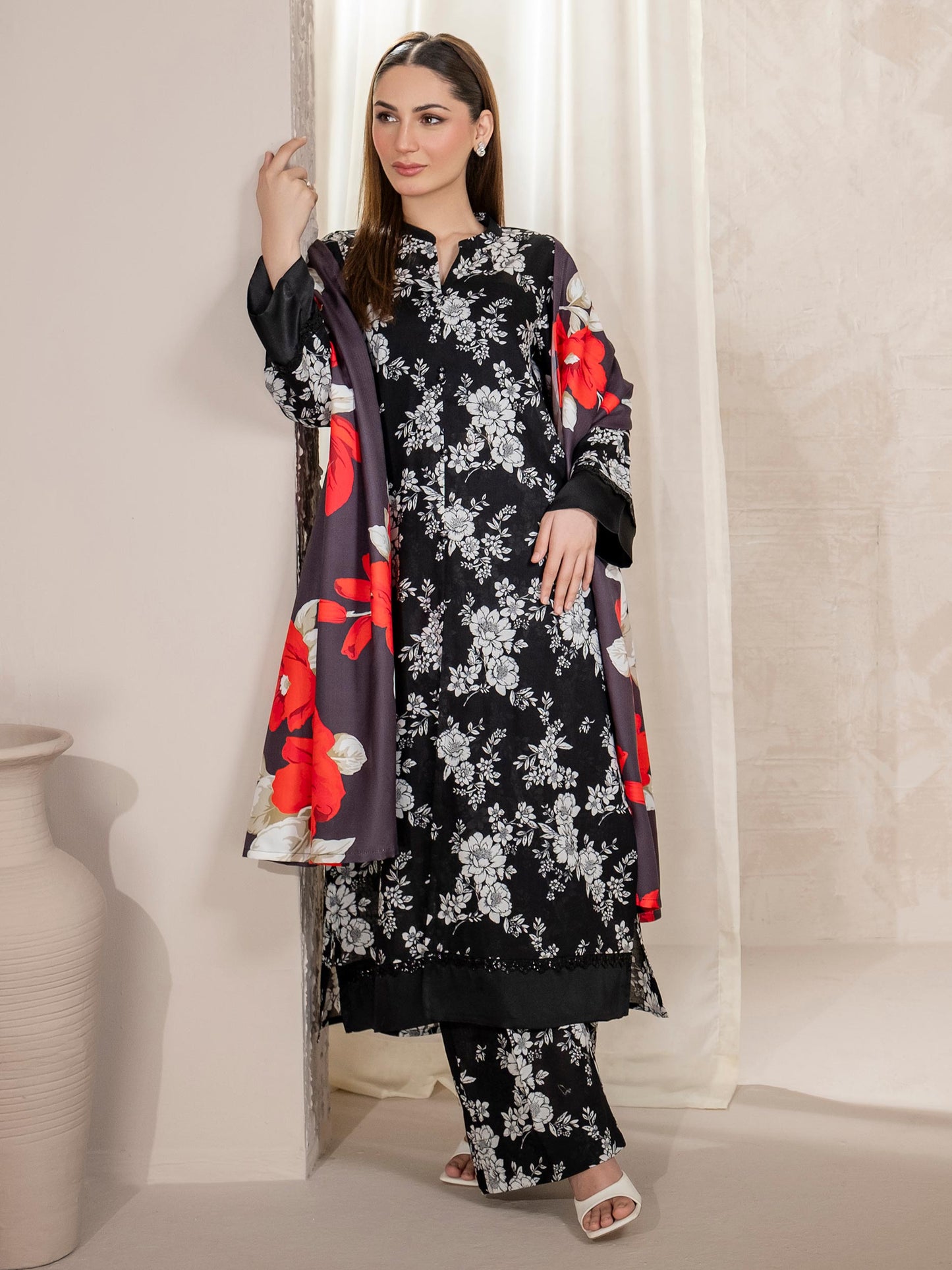 3 Piece Khaddar Suit-Printed (Unstitched)