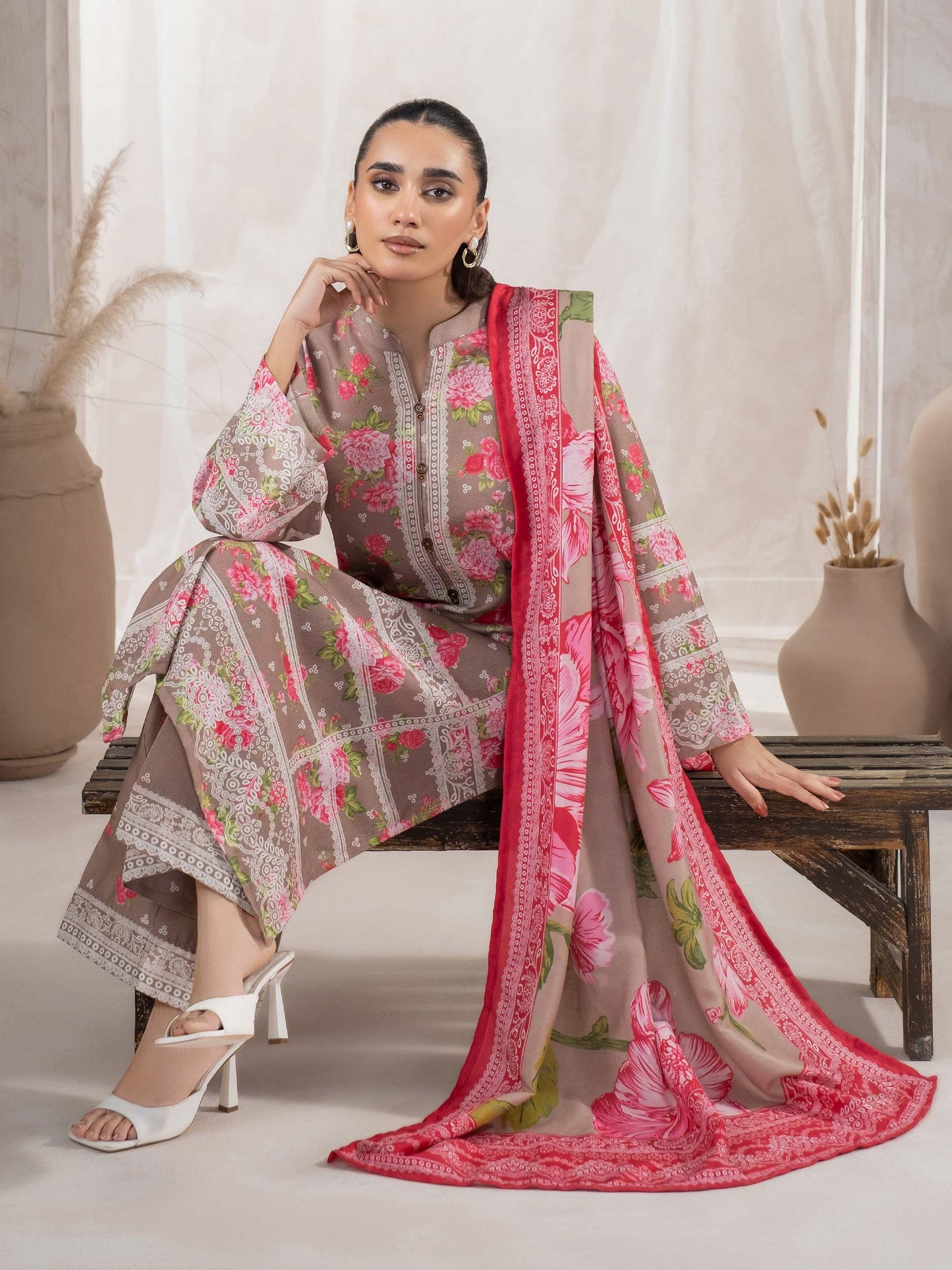 3 Piece Khaddar Suit-Printed (Unstitched)